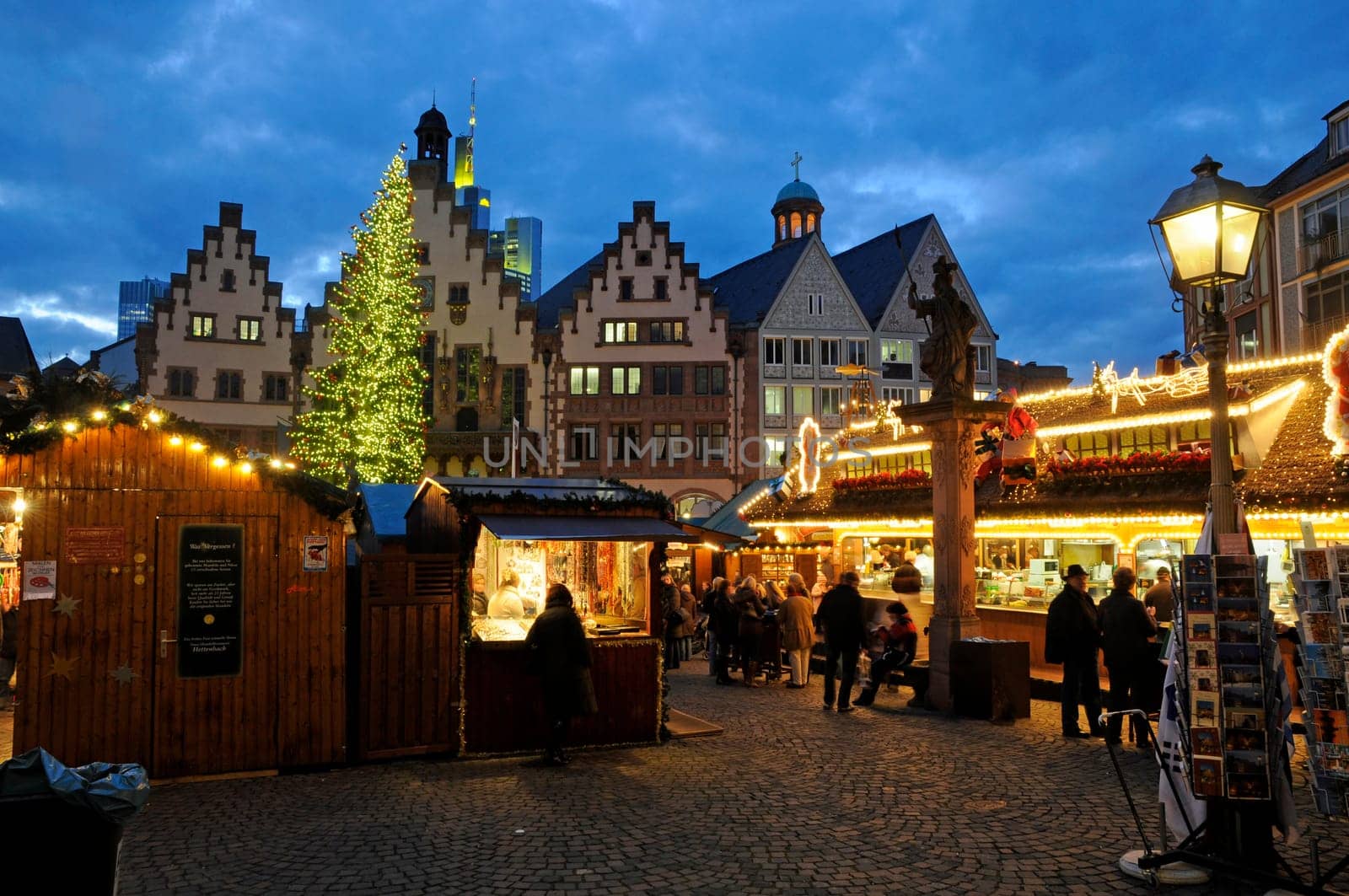 Christmas market on the Frankfurt Römer