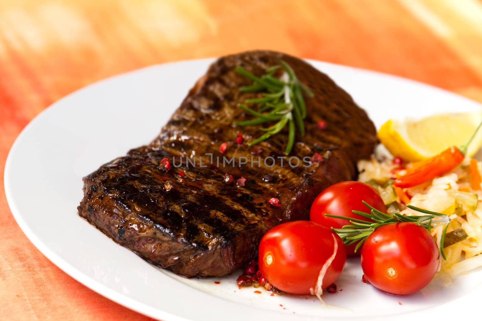 Large steak of 436 grams,14 oz