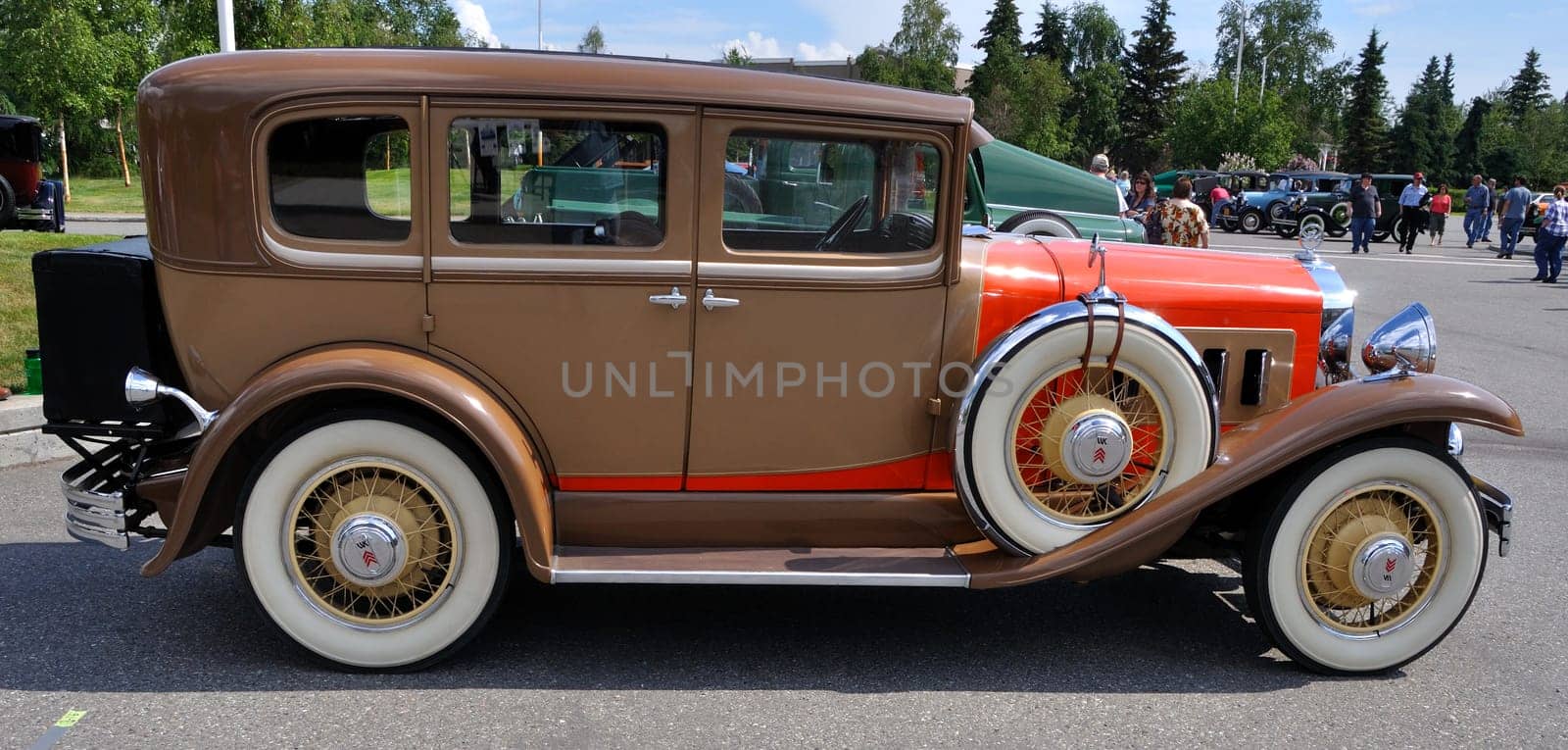Willys-Knight 66 B Sedan
