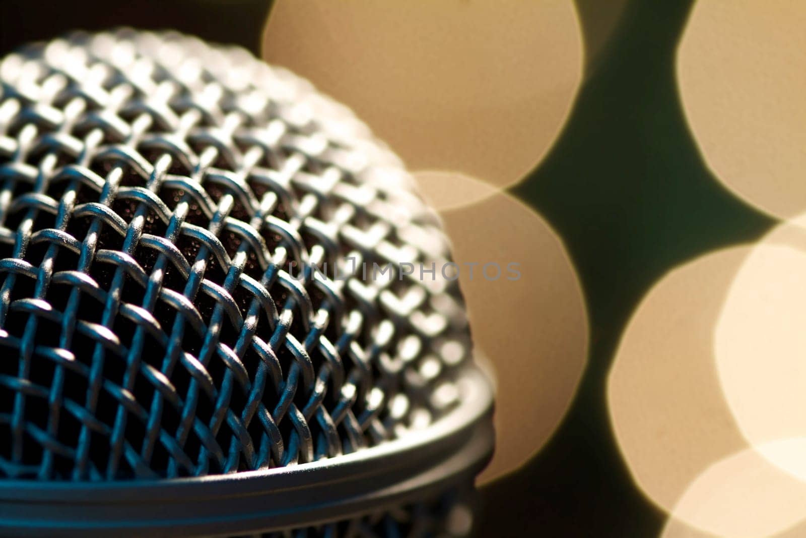 Microphone