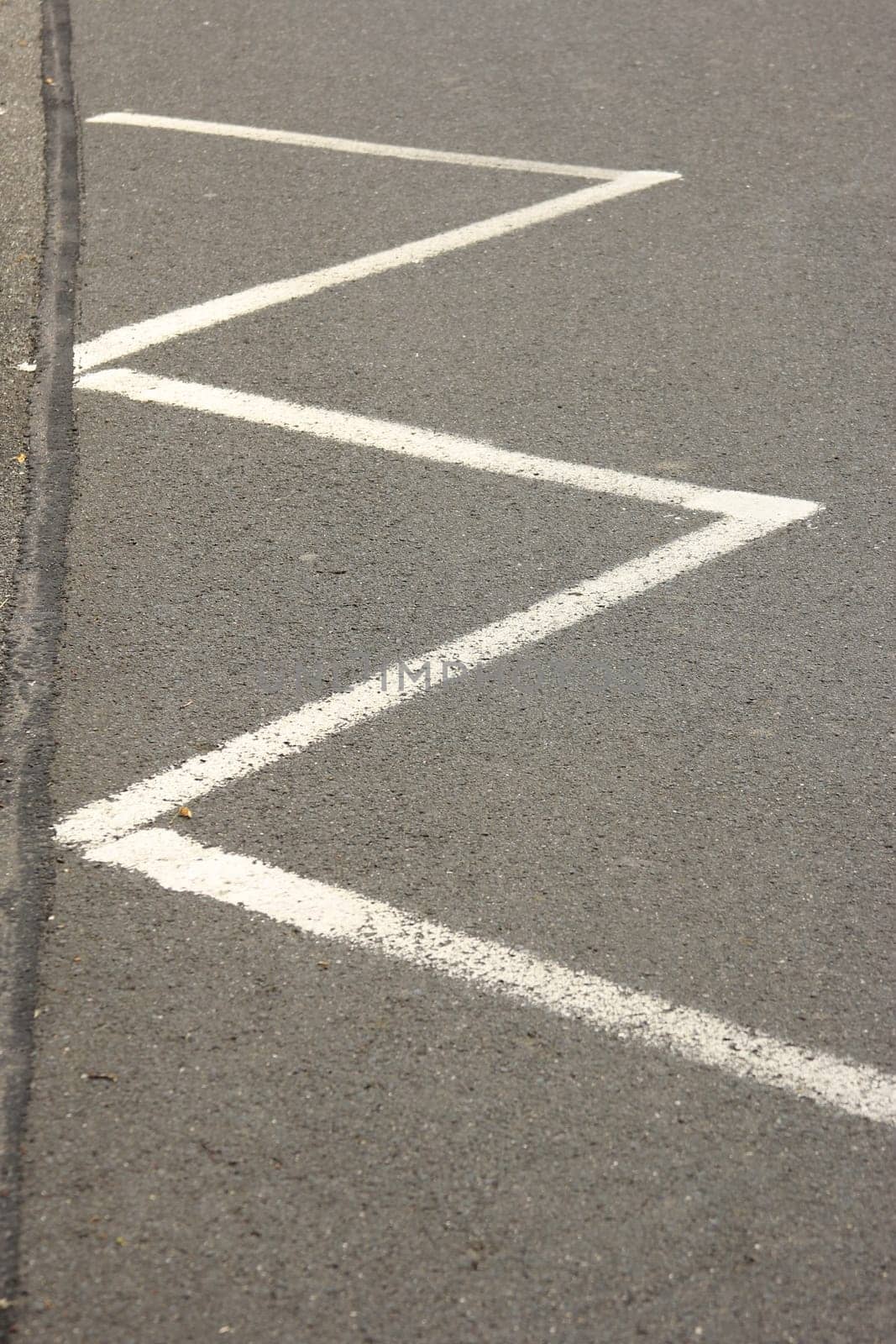 Zigzag line in a parking lot