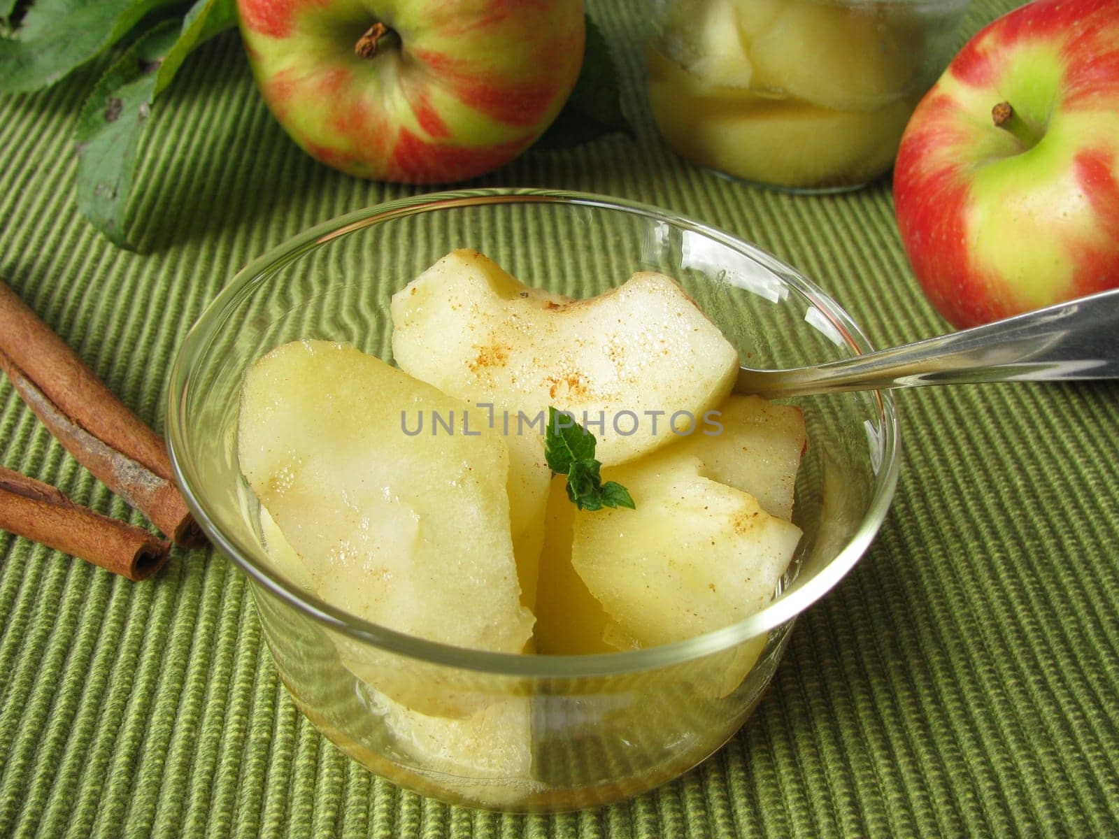 Apple compote