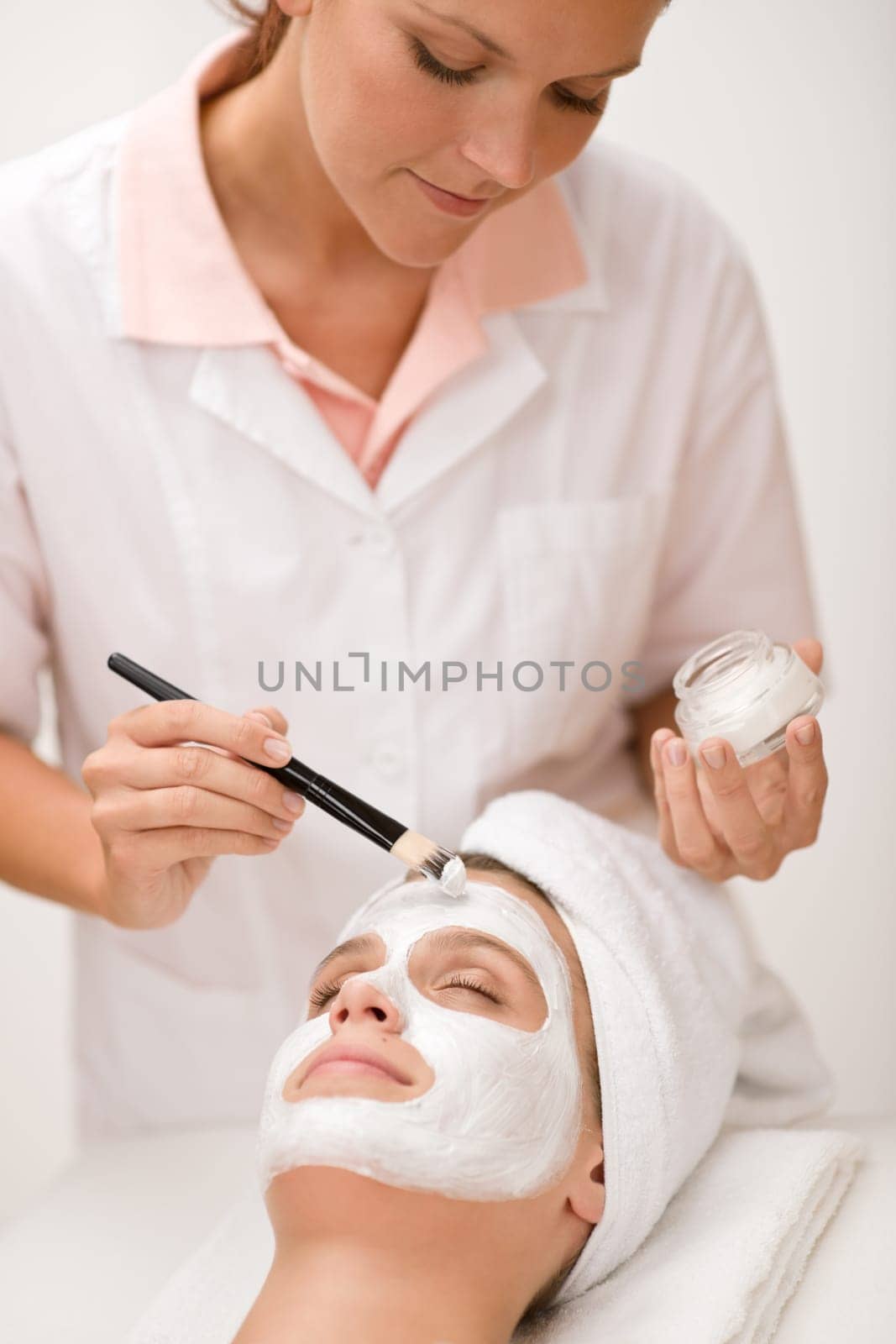 Facial mask - Woman at beauty salon