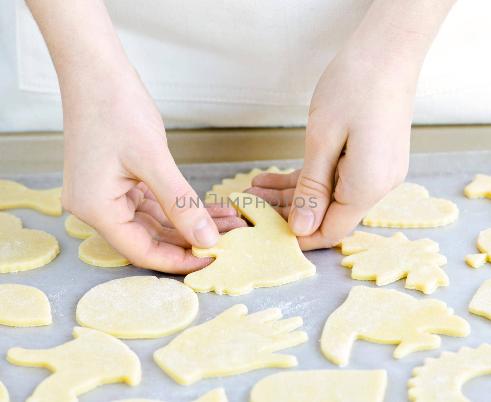 Baking sheet with cookies