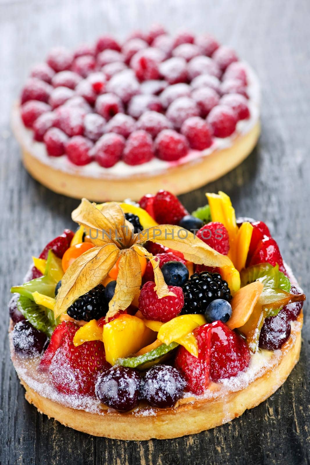 Fruit and berry tarts