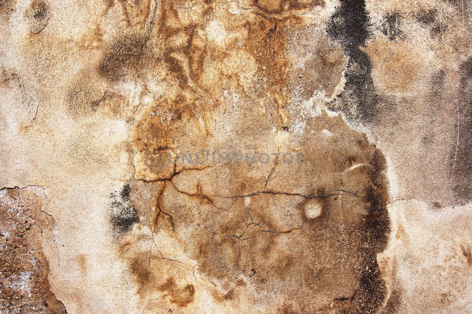 old and cracked stucco