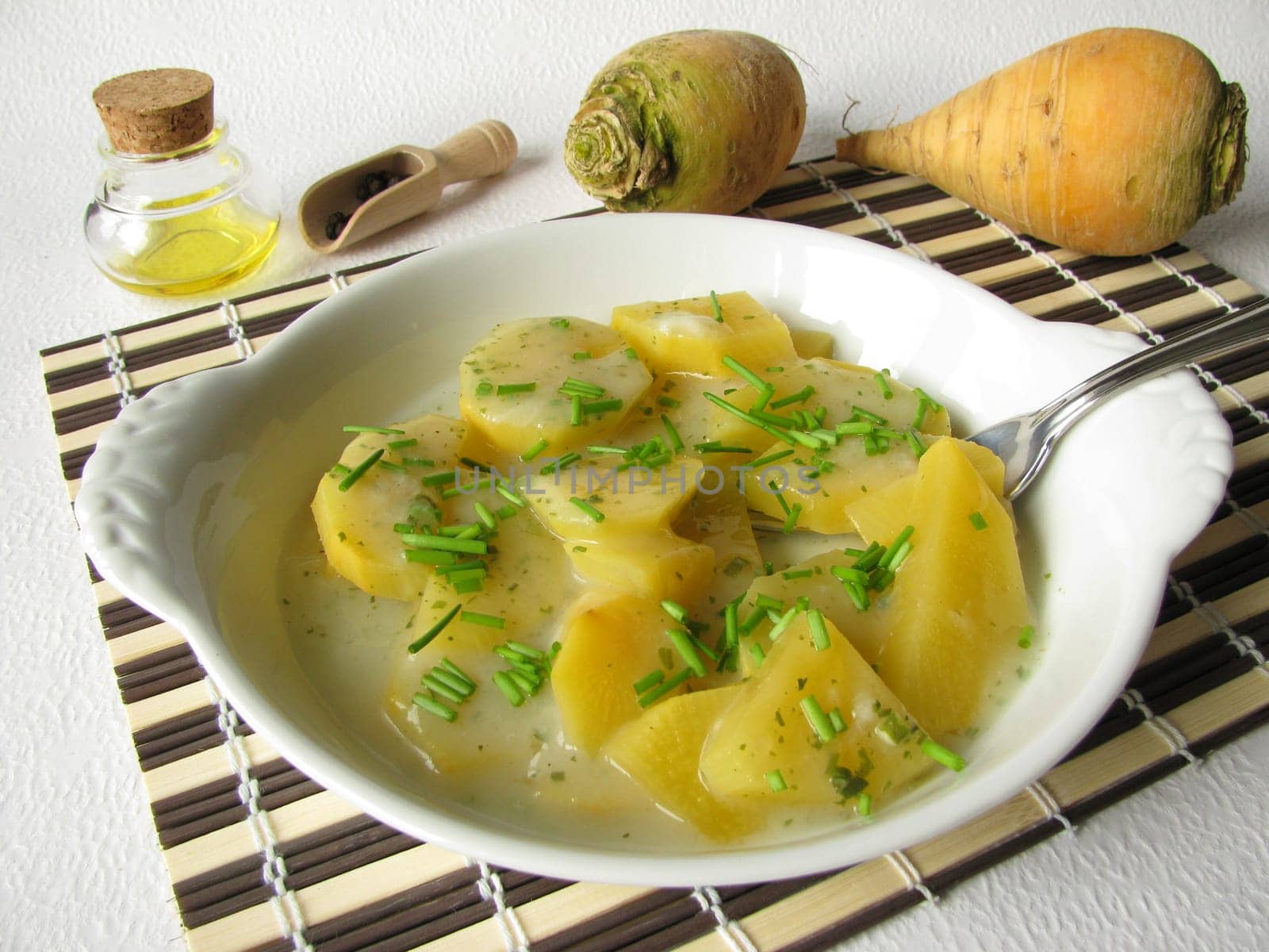 Vegetables made from autumn clouds in herb sauce