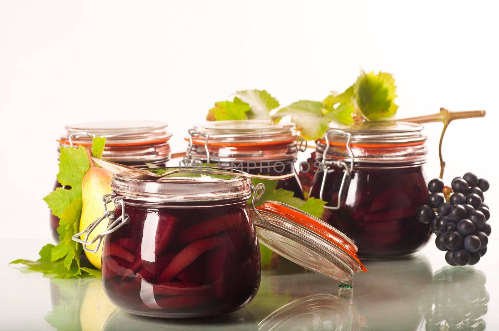 Pears in red wine