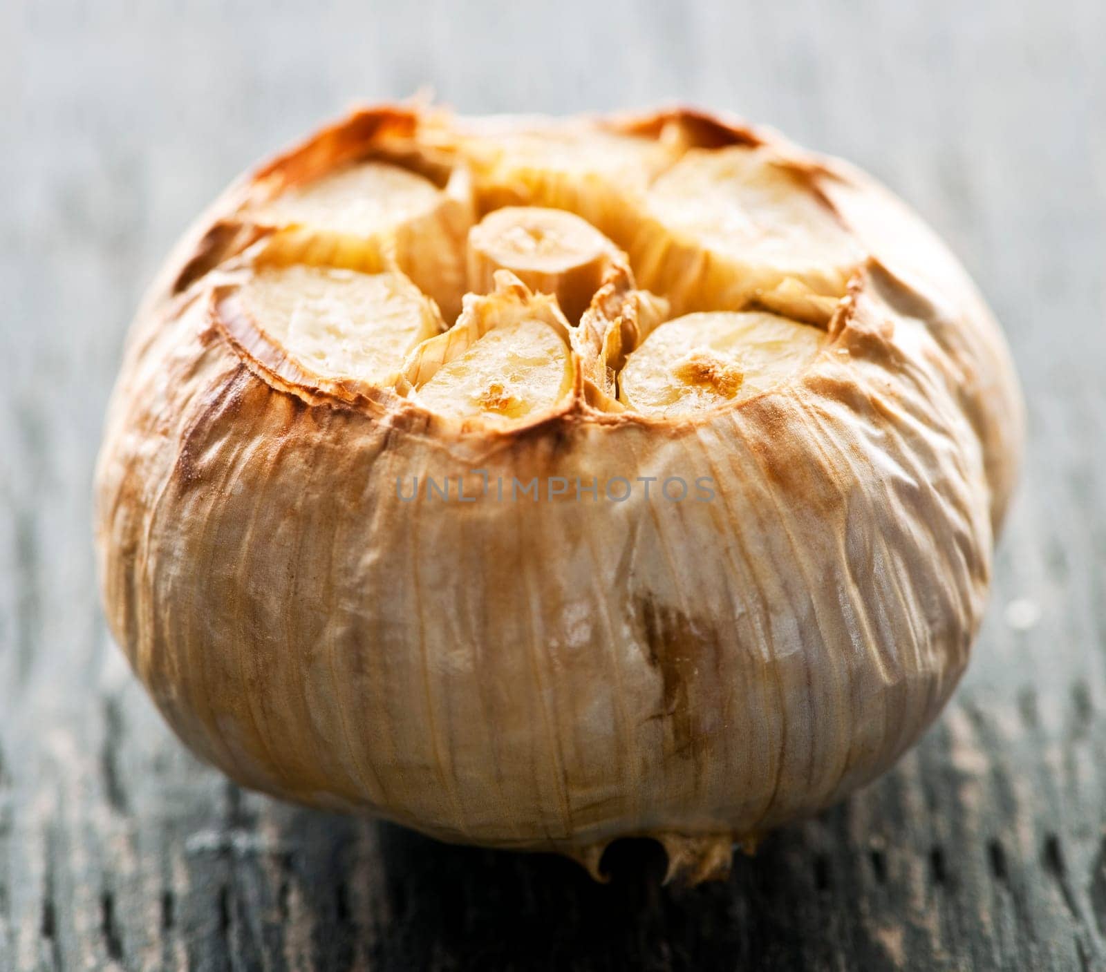 Roasted garlic bulb