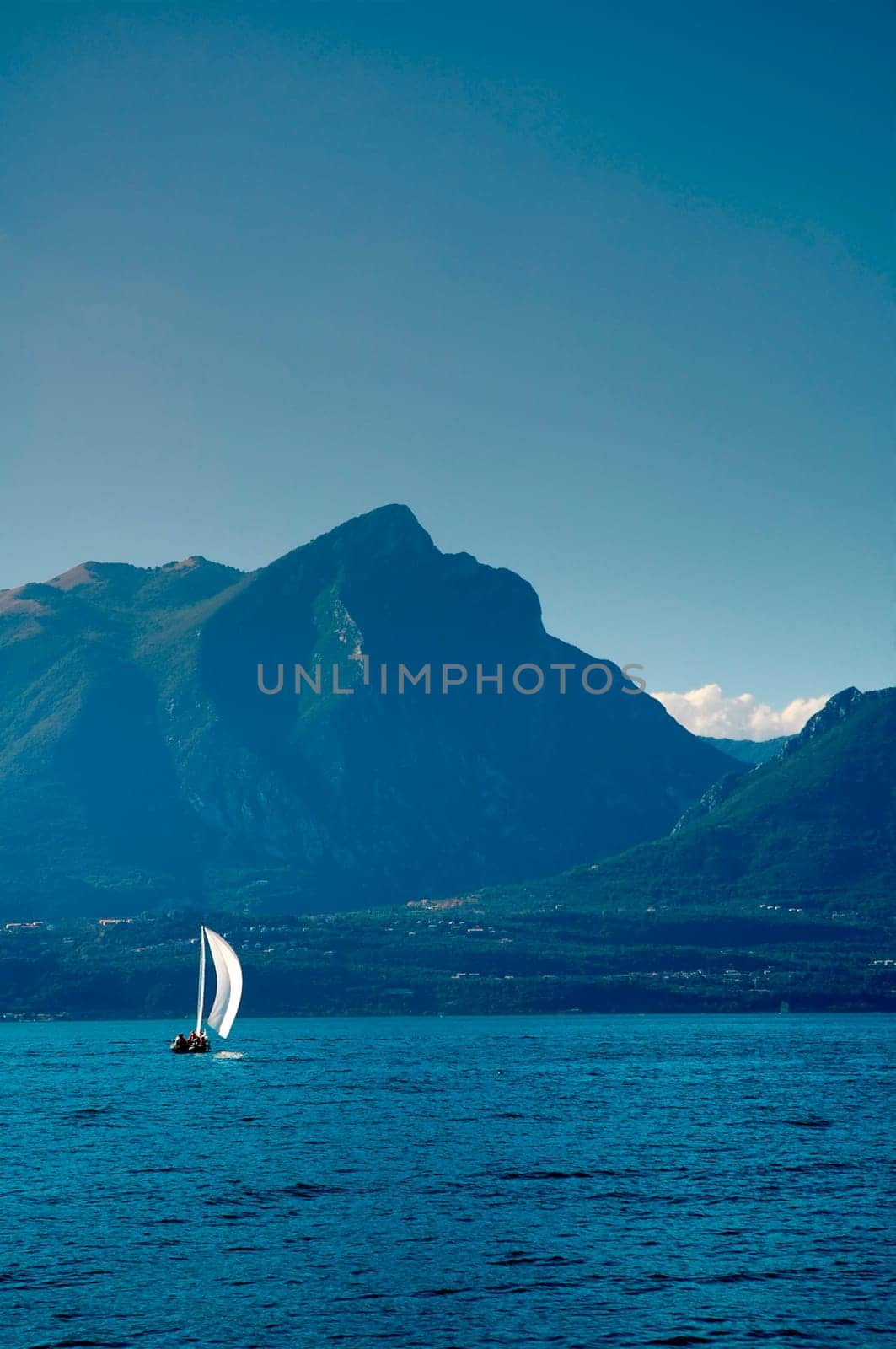 Sail in the mountains