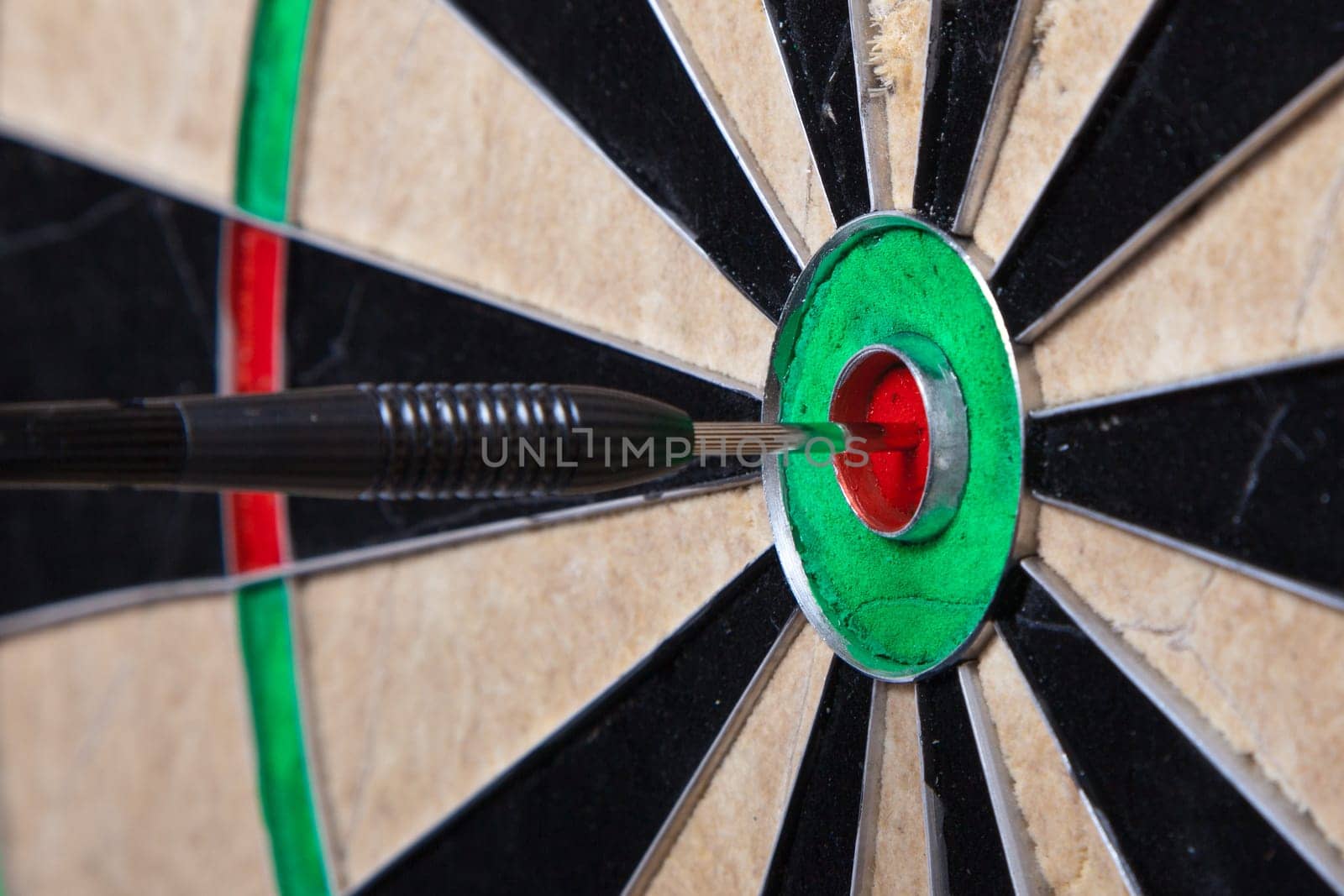 Arrow In The Center Of Darts Board