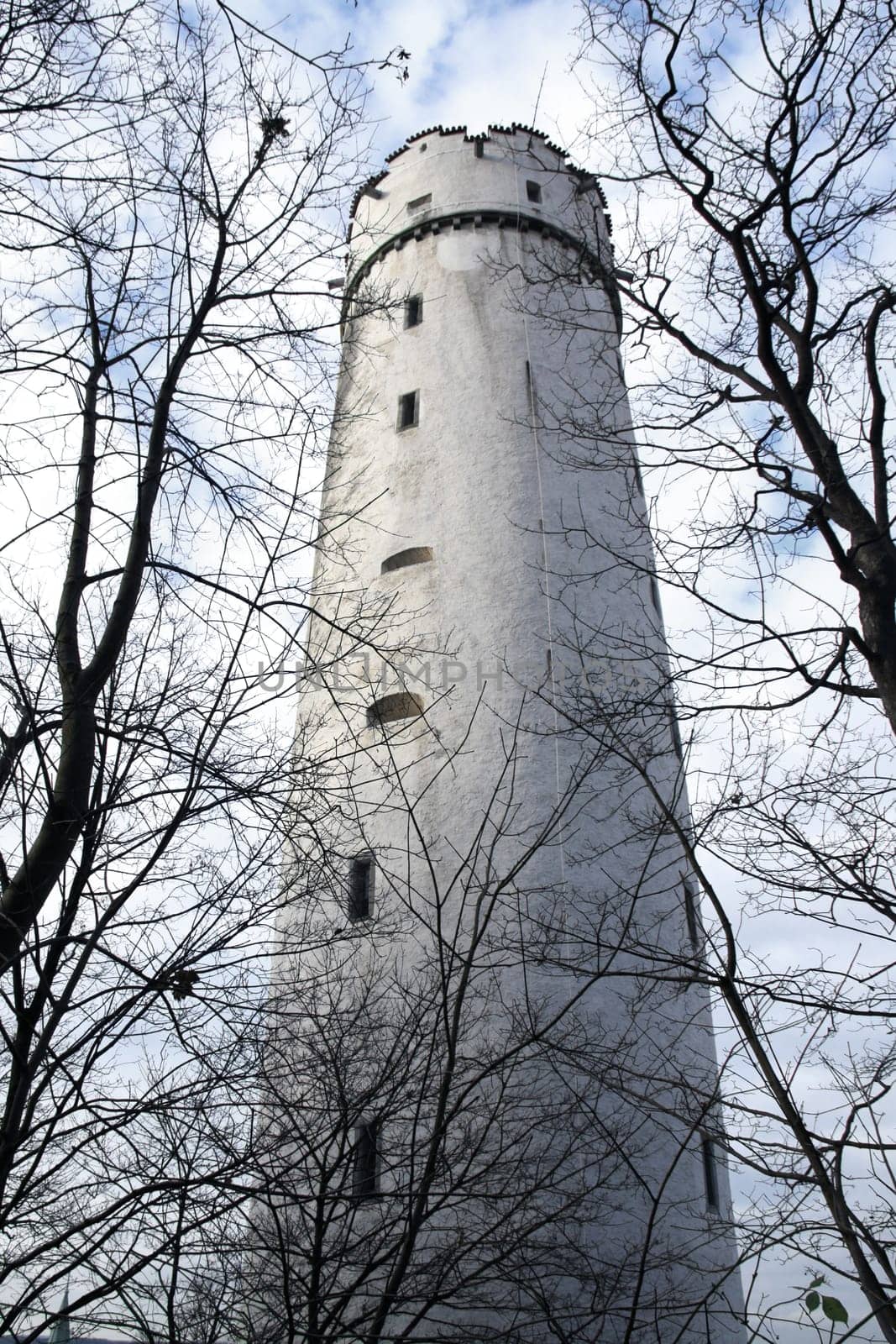 Ravensburg: City of Towers and Gates (4): The Mehlsack (White Tower near St. Michael) is a round tower built between 1425 and 1429 in Ravensburg,Germany. It was once built to ward off attacks from a higher castle owned by the Emperor.
