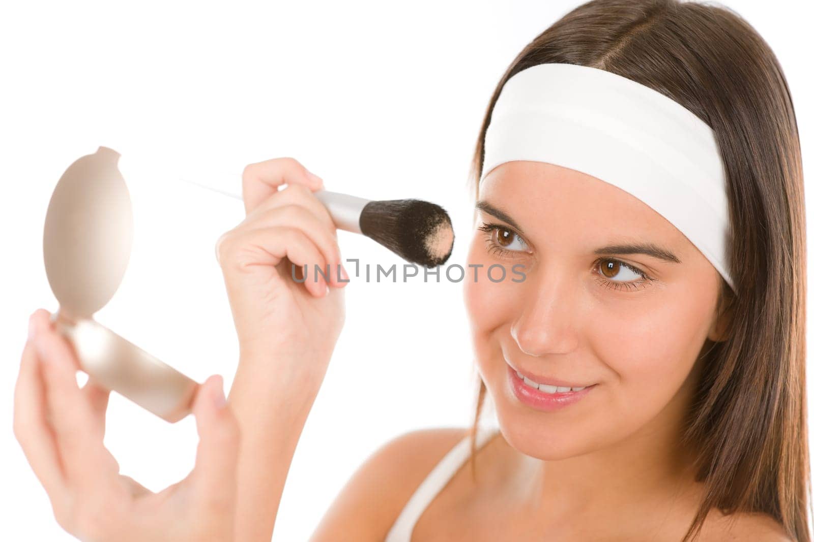 Make-up skin care - woman apply powder