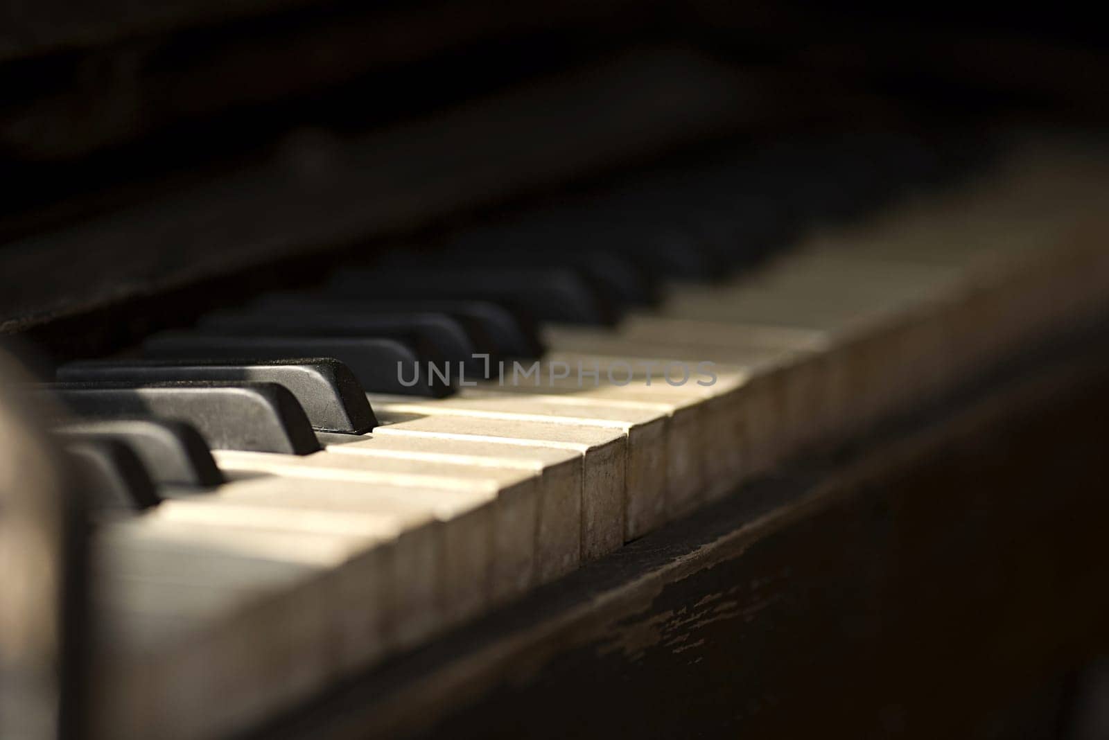 Old Piano