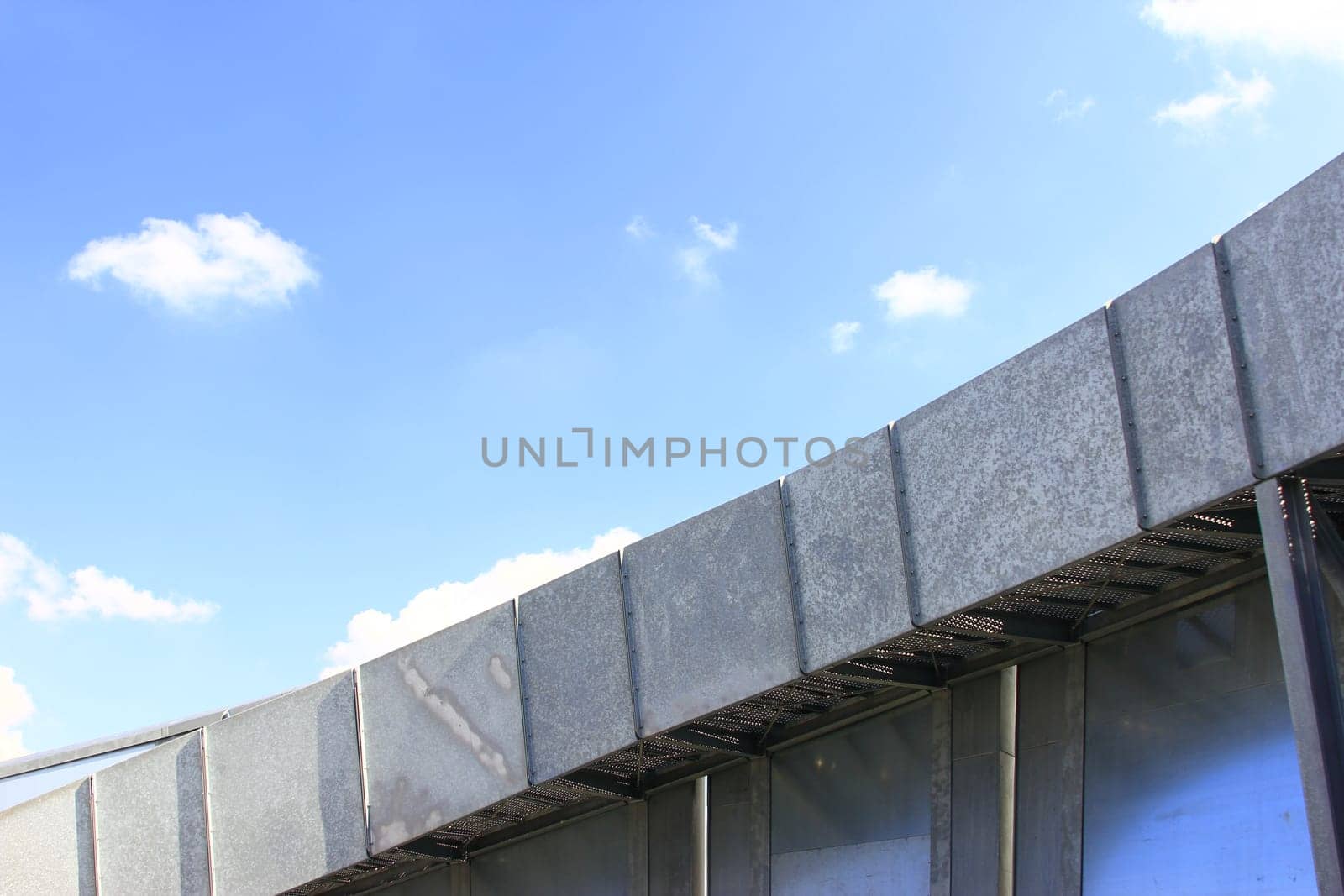 Metal bar