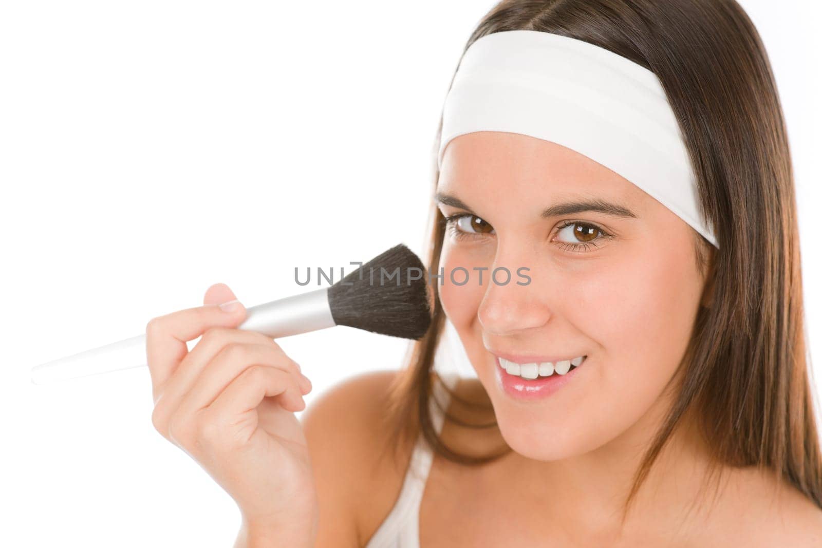 Make-up skin care - woman apply powder