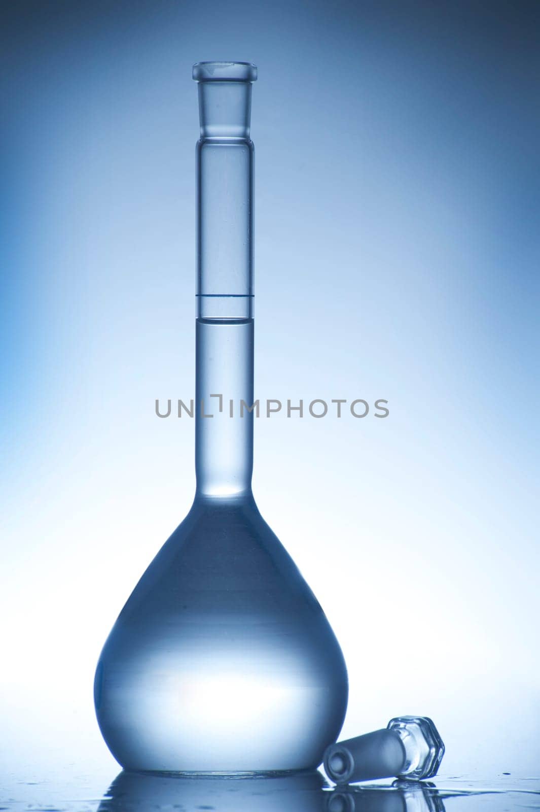 Chemistry container