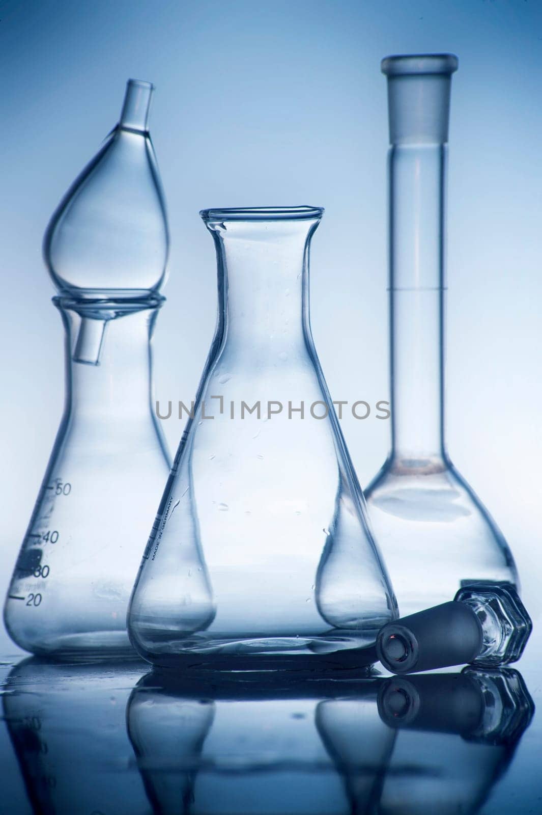 Chemistry container