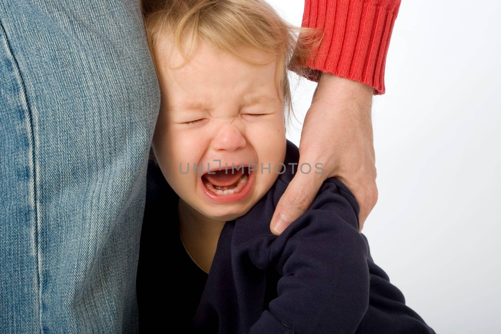 Toddler screams (mr)