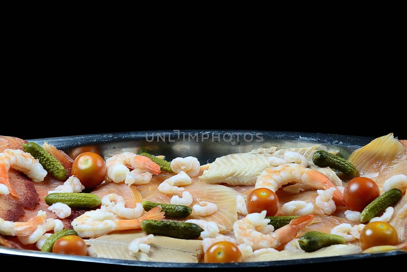 Fish platter 24