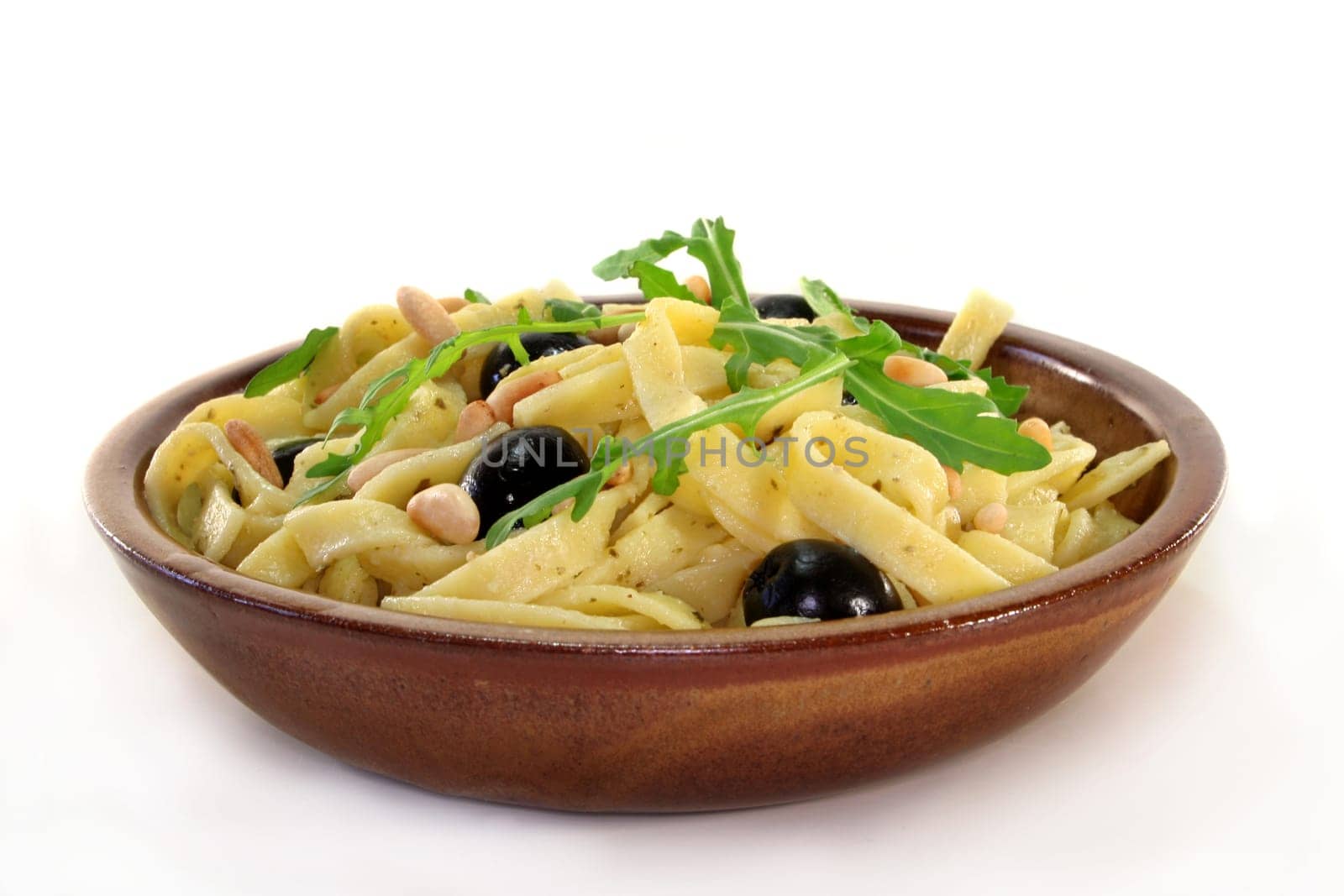 Ribbon noodles with arugula