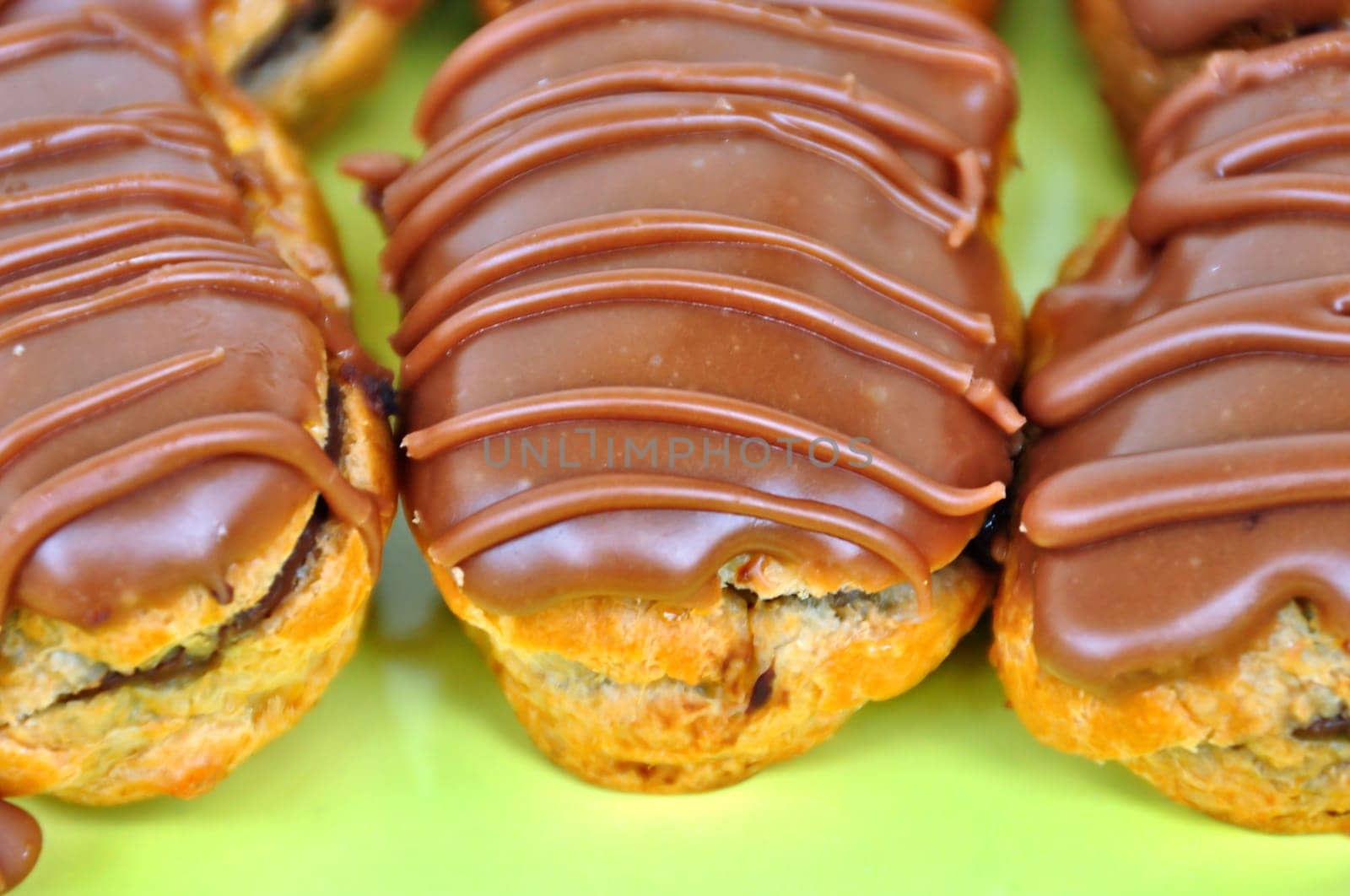 eclair chocolate dessert