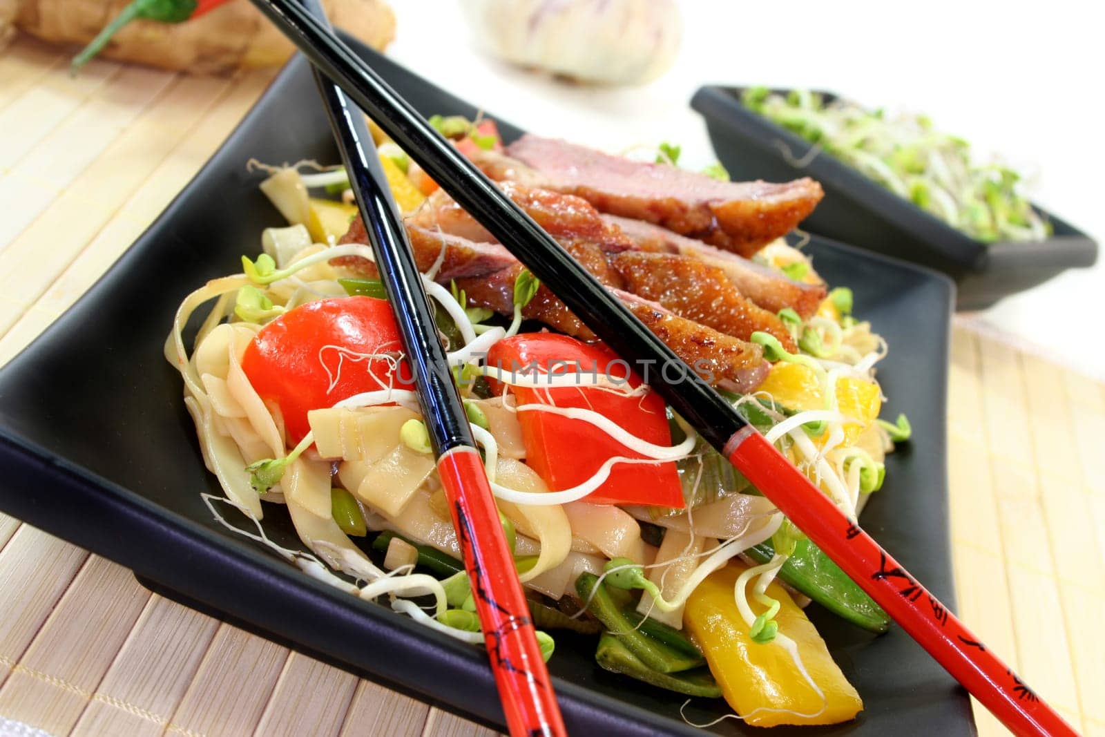 Duck breast with fried noodles