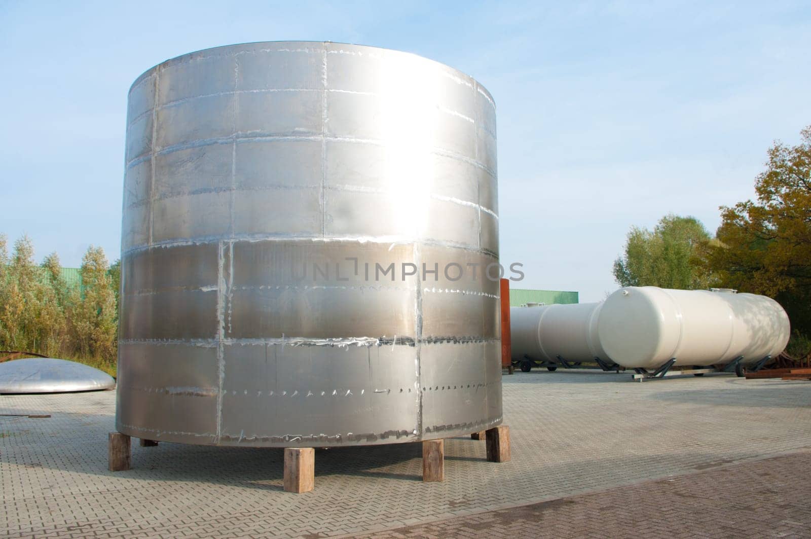 shiny silo