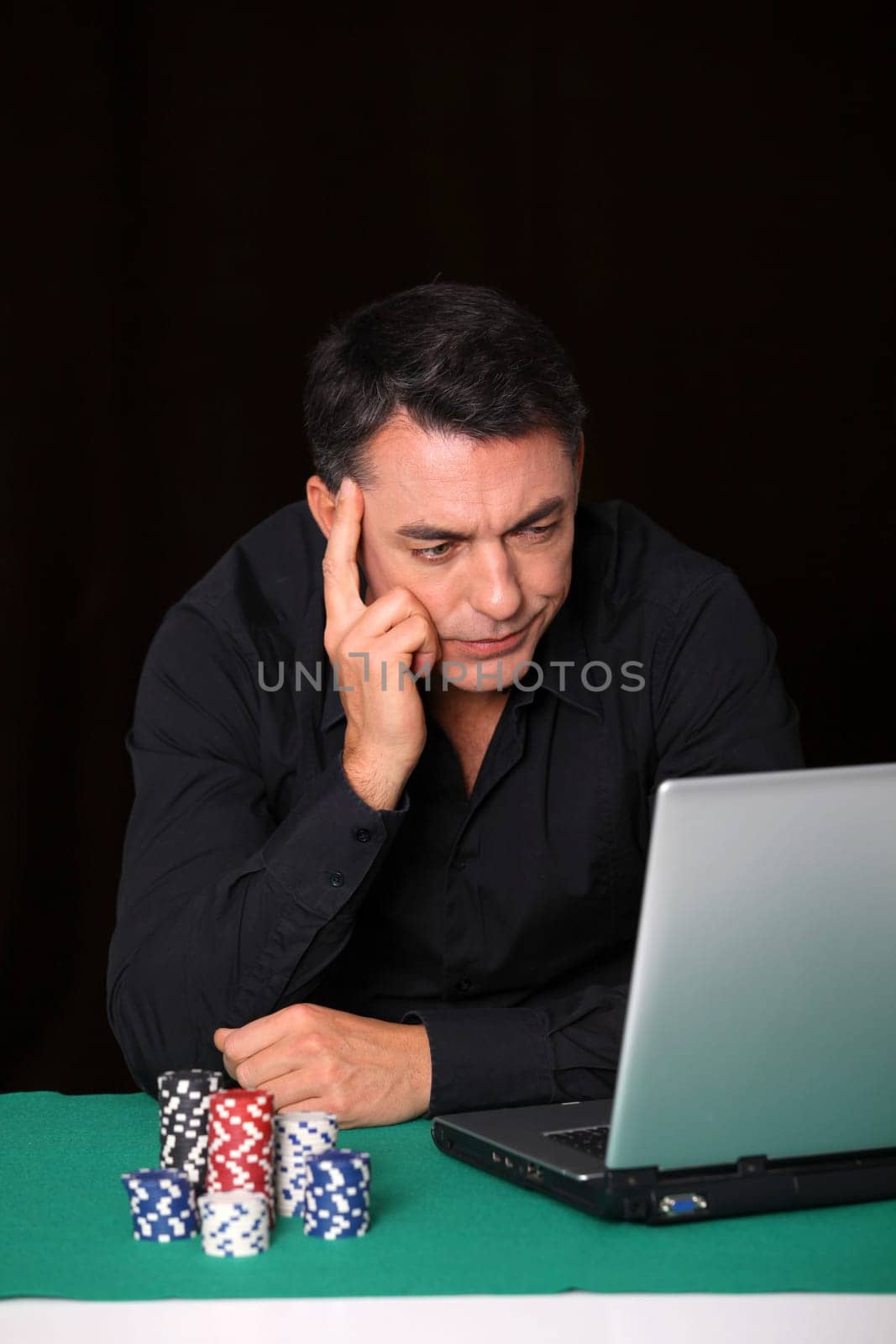 Man poker gambling on internet