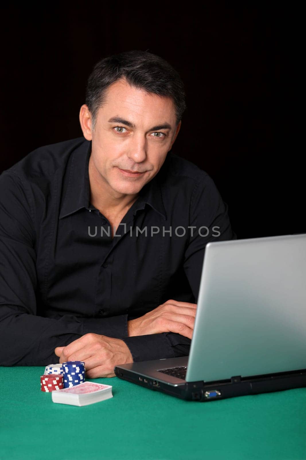 Man poker gambling on internet