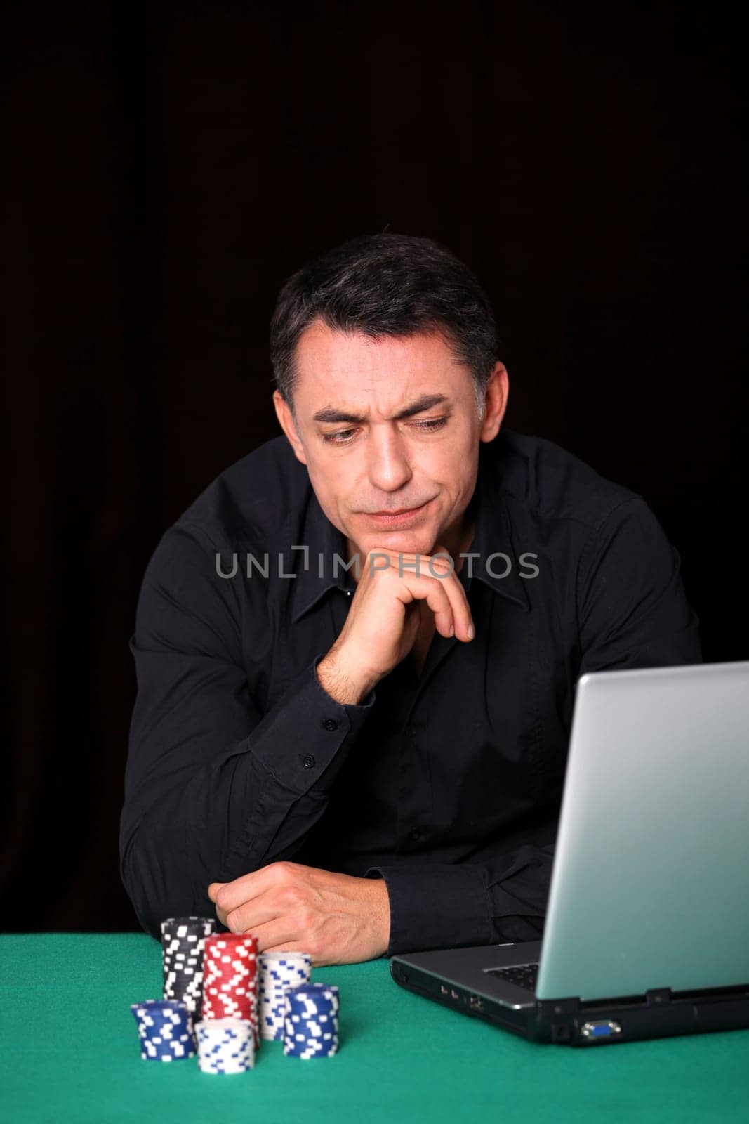 Man poker gambling on internet
