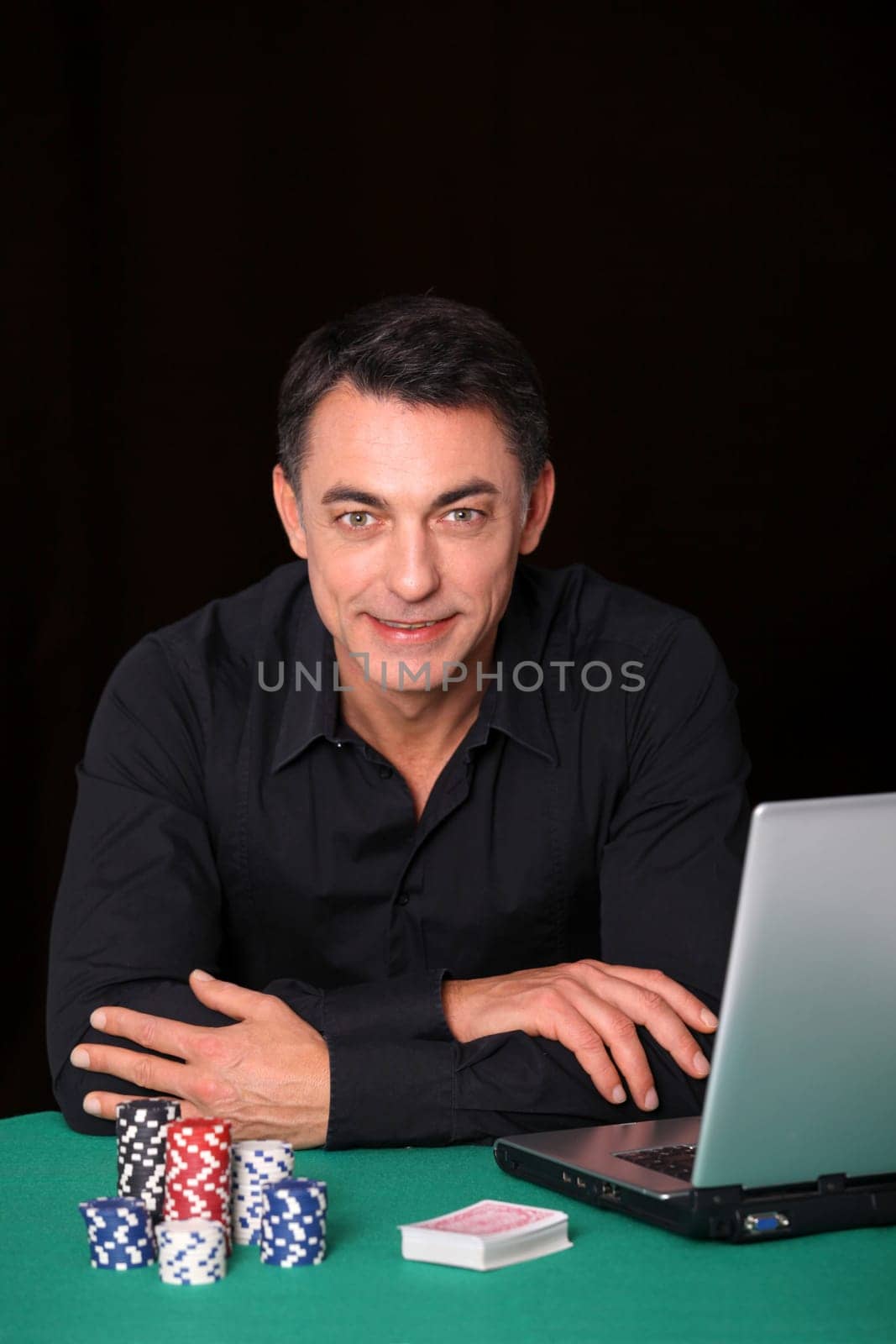 Man poker gambling on internet
