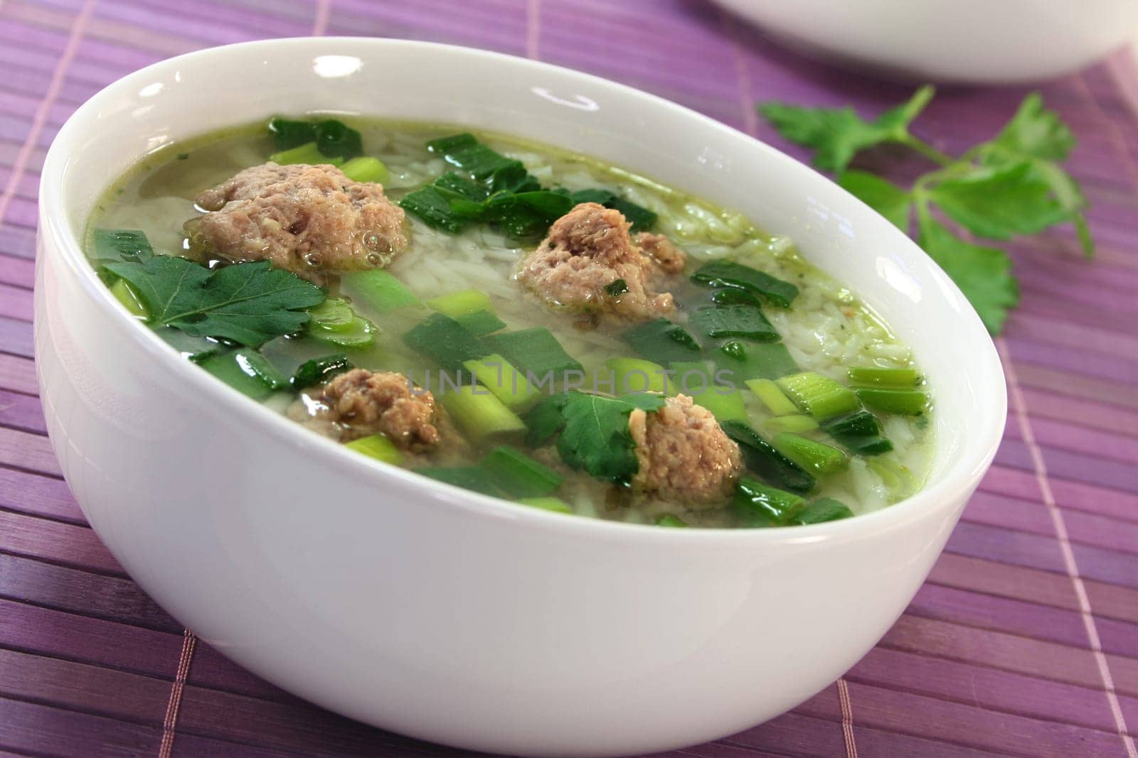 Rice soup with meatballs