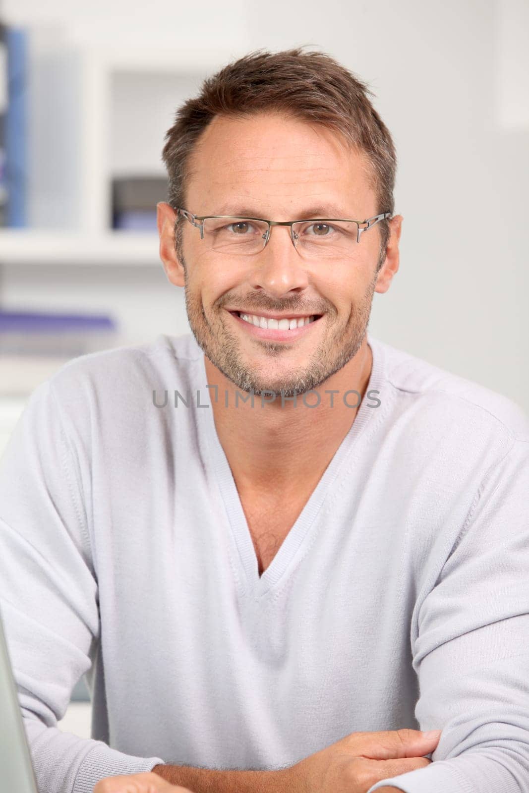 Portrait of handsome man wearing eyeglasses