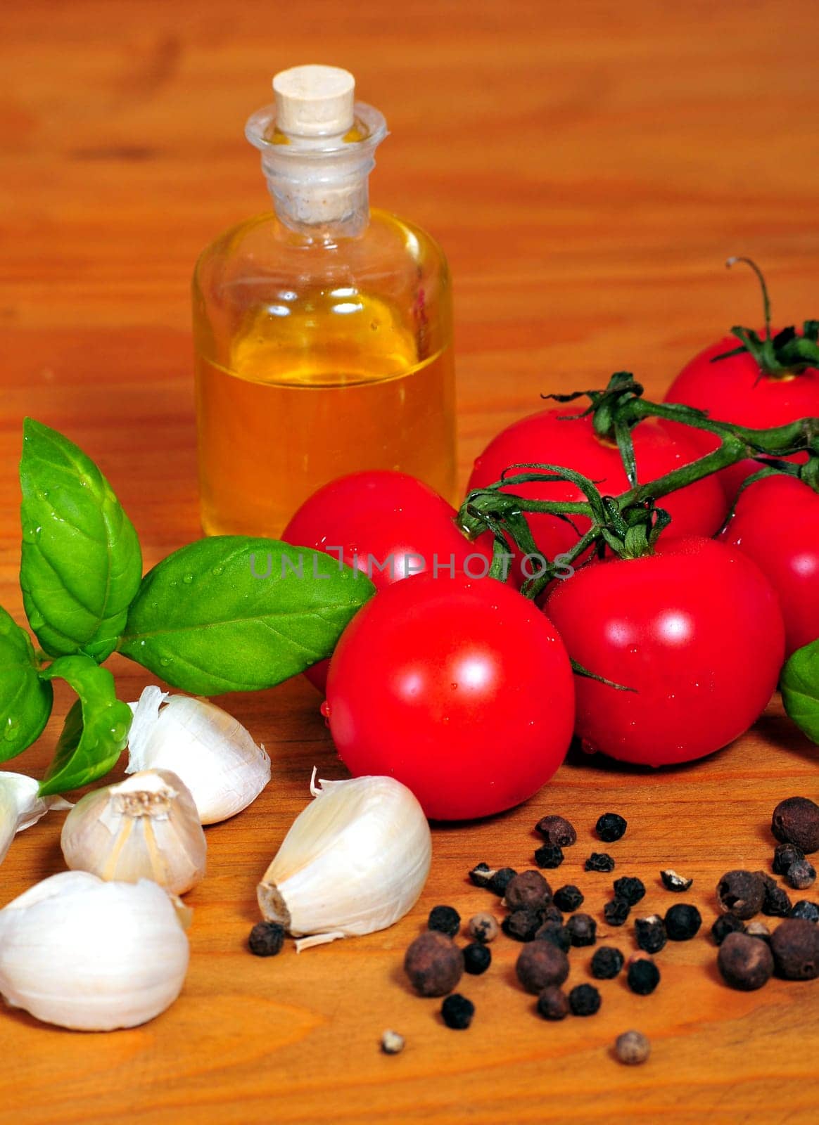 Tomatoes,basil,garlic,pepper