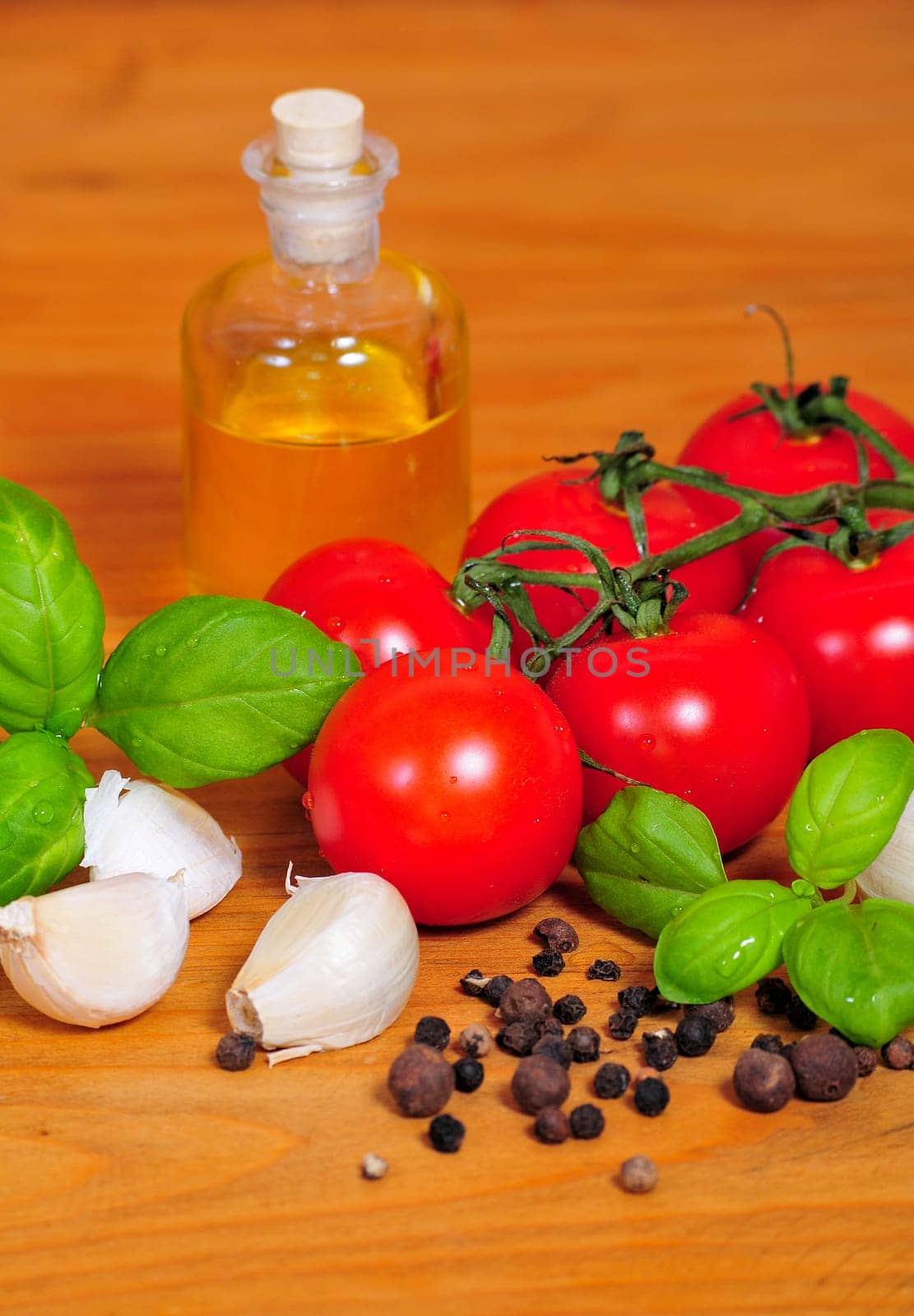 Tomatoes,basil,garlic,pepper