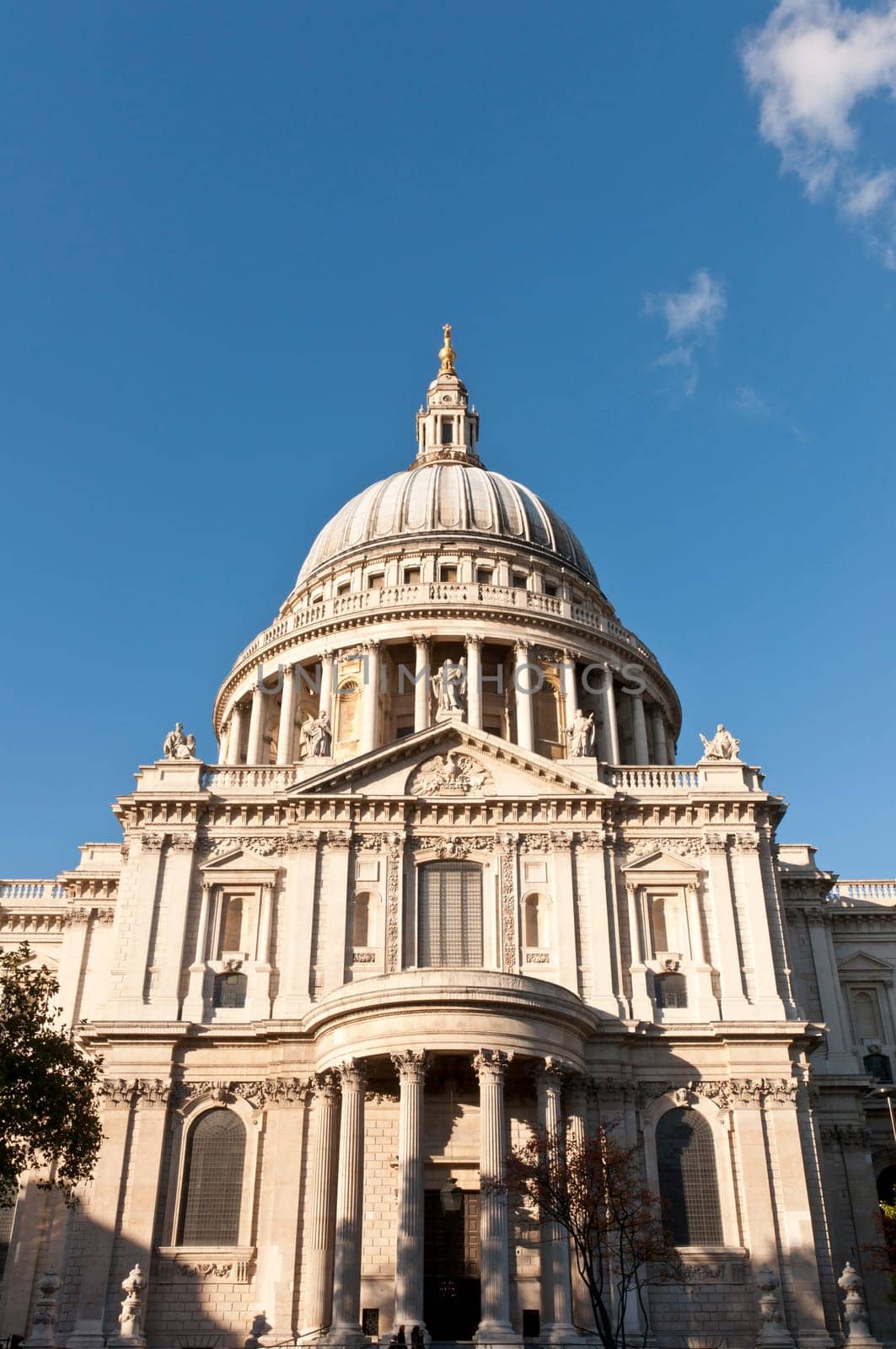 One of the faades of Saint Pauls Cathedral in London.