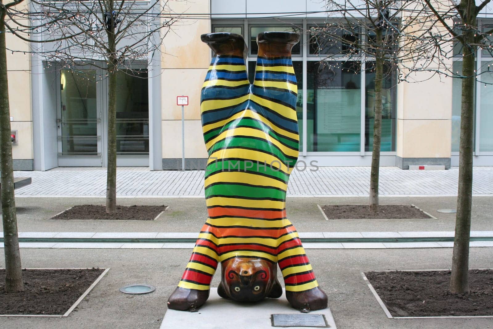 Bärlin Headstand