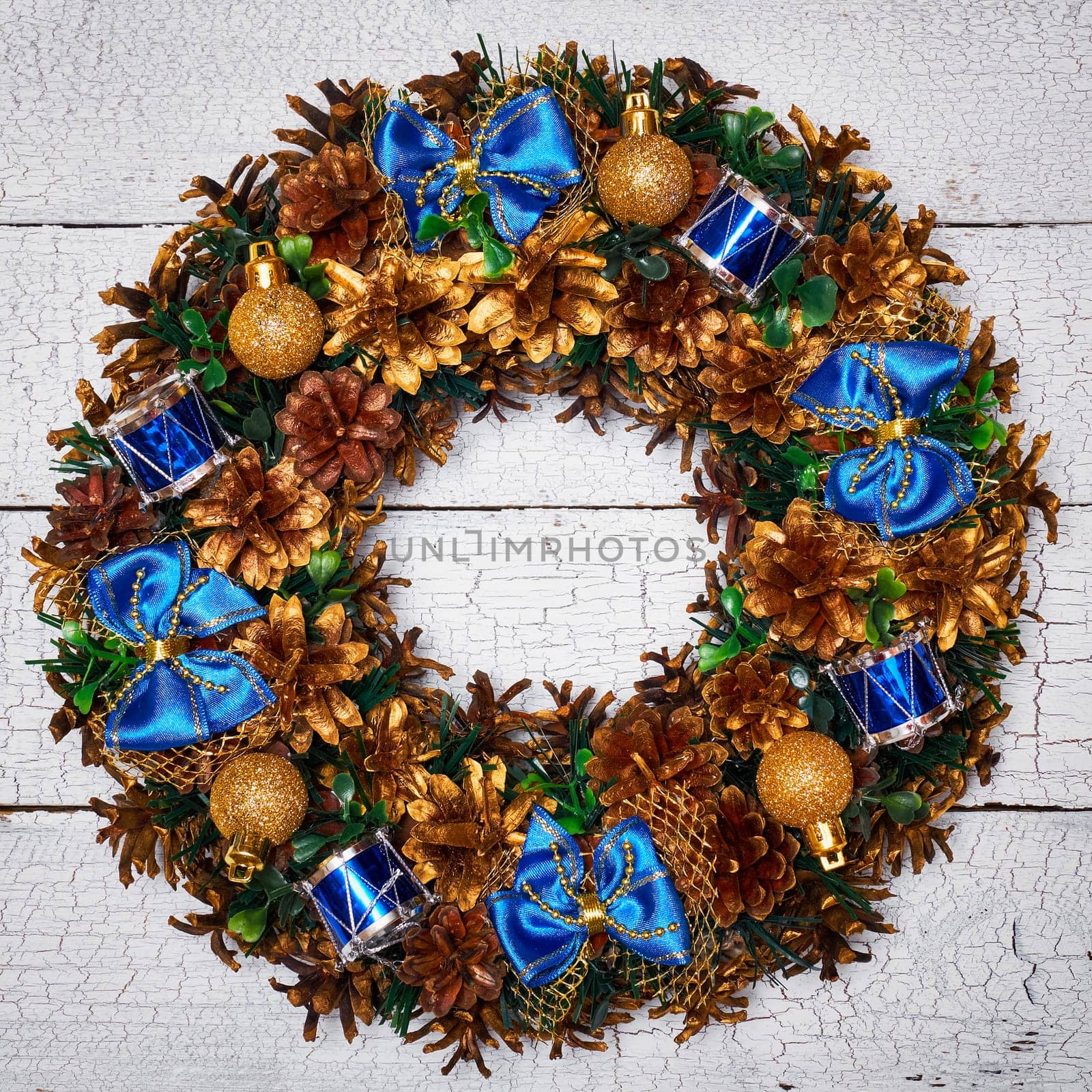 Christmas wreath top view by dimol