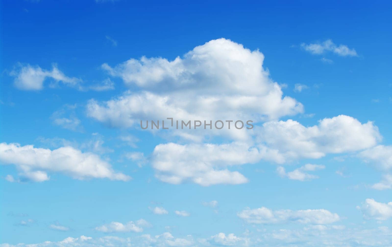 great image of a perfect fluffy cloudy blue sky