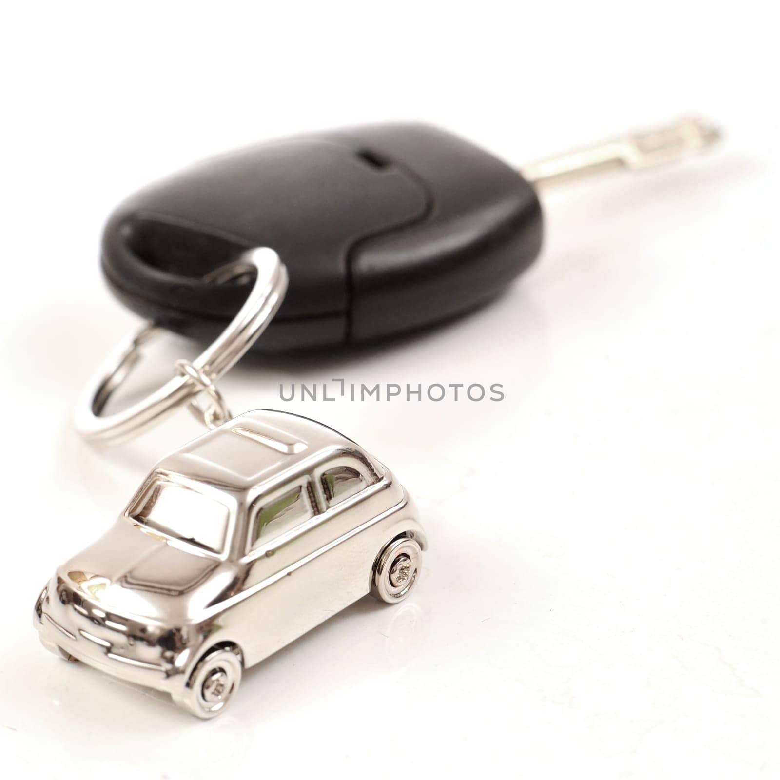 Key car with little key ring in car&#039 s shape
