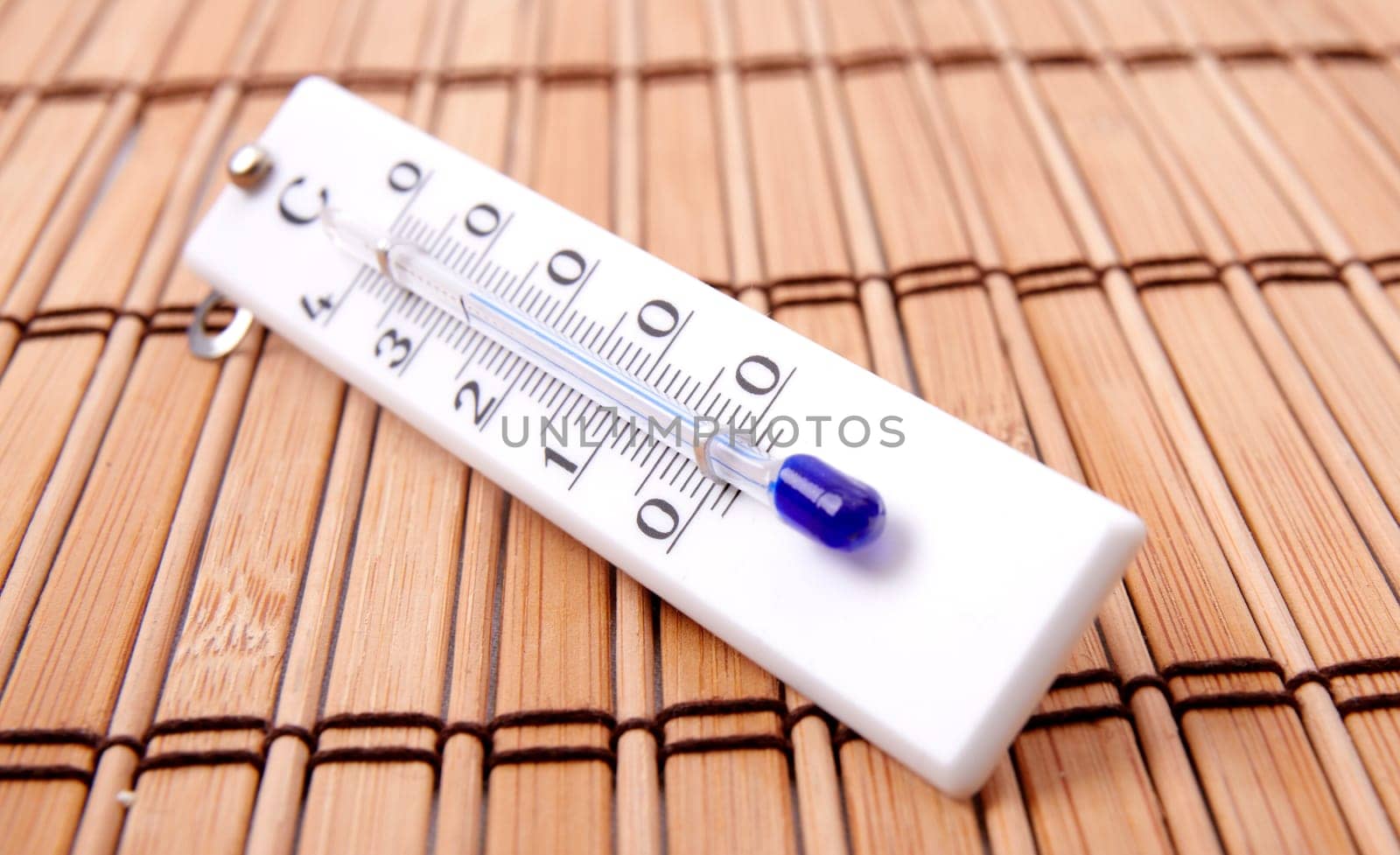 Room thermometer with Celsius scale