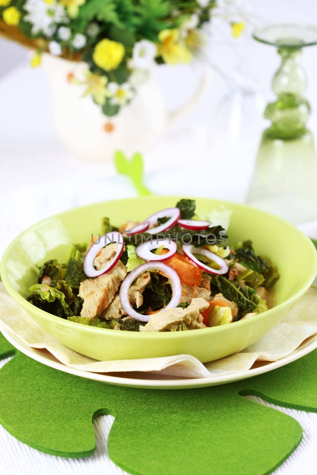 Savoy cabbage stew with carrot