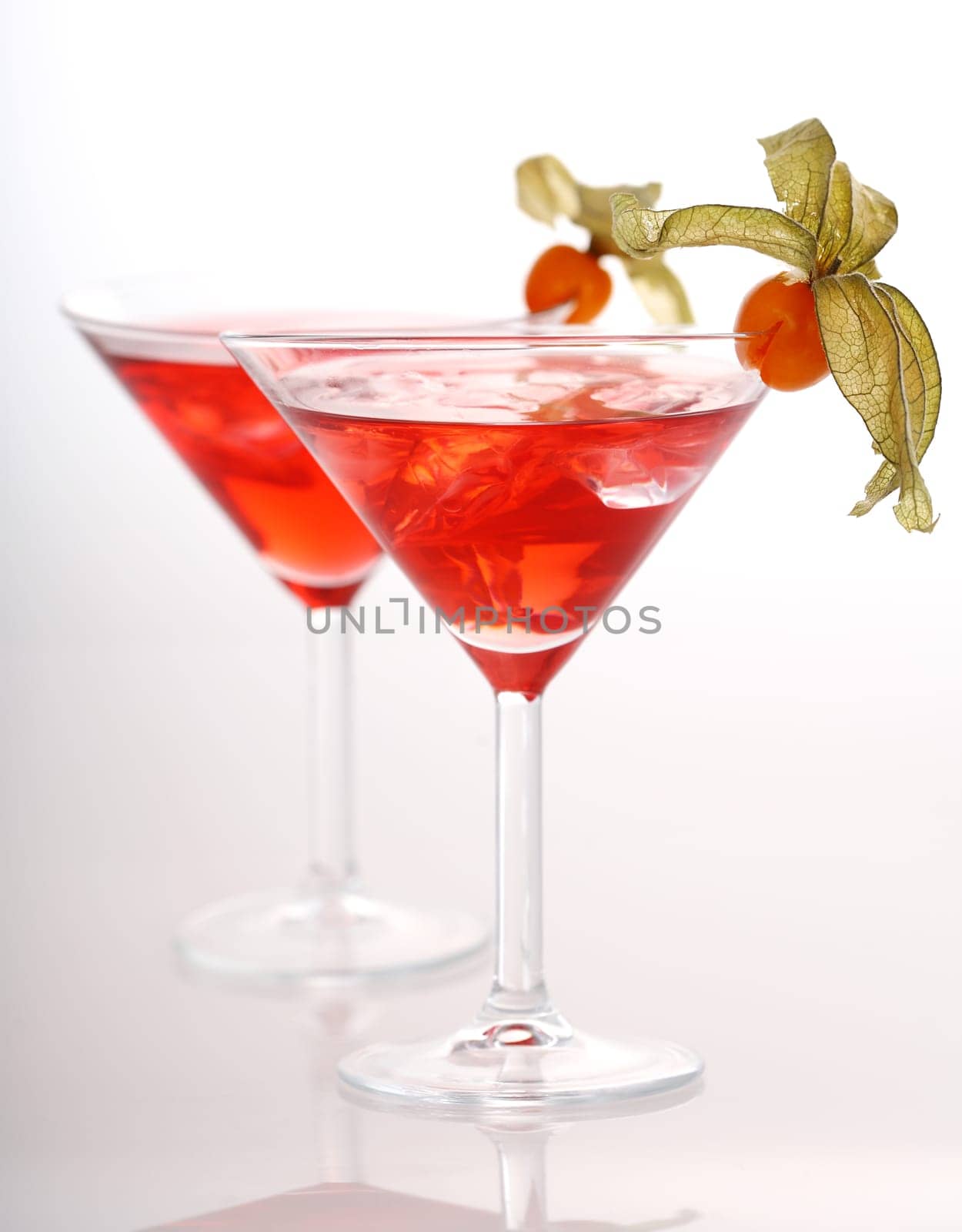 Delicious coctails garnished with fruits