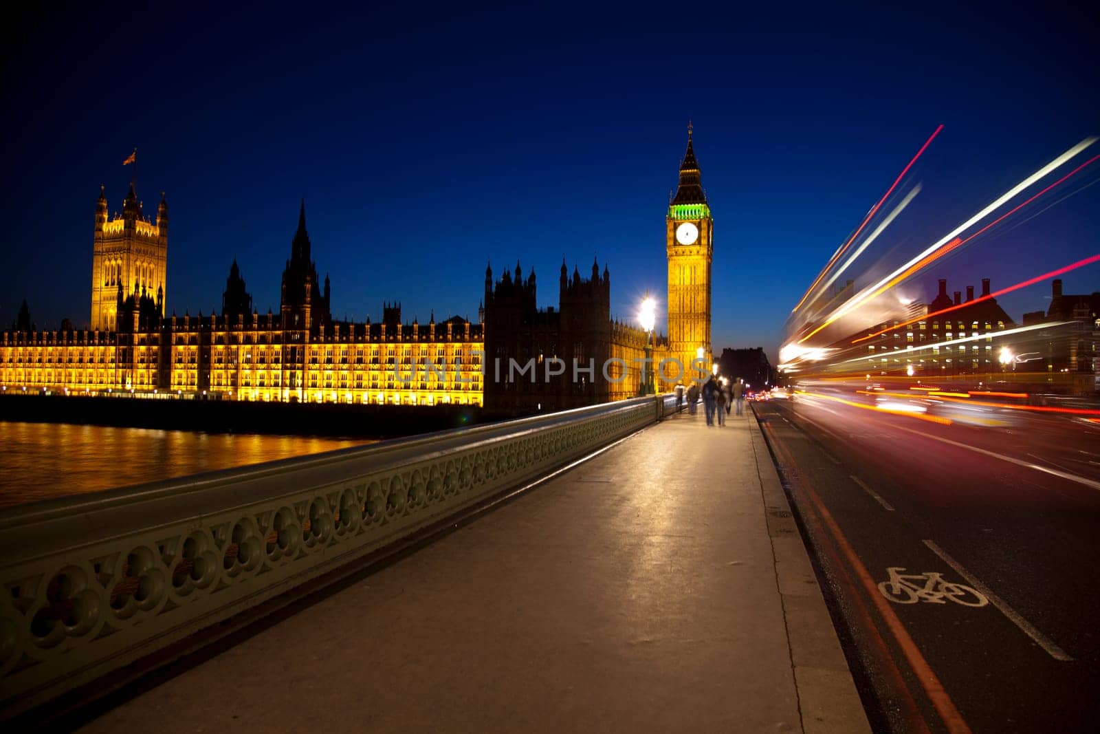 Stunning image of Big Ben at night