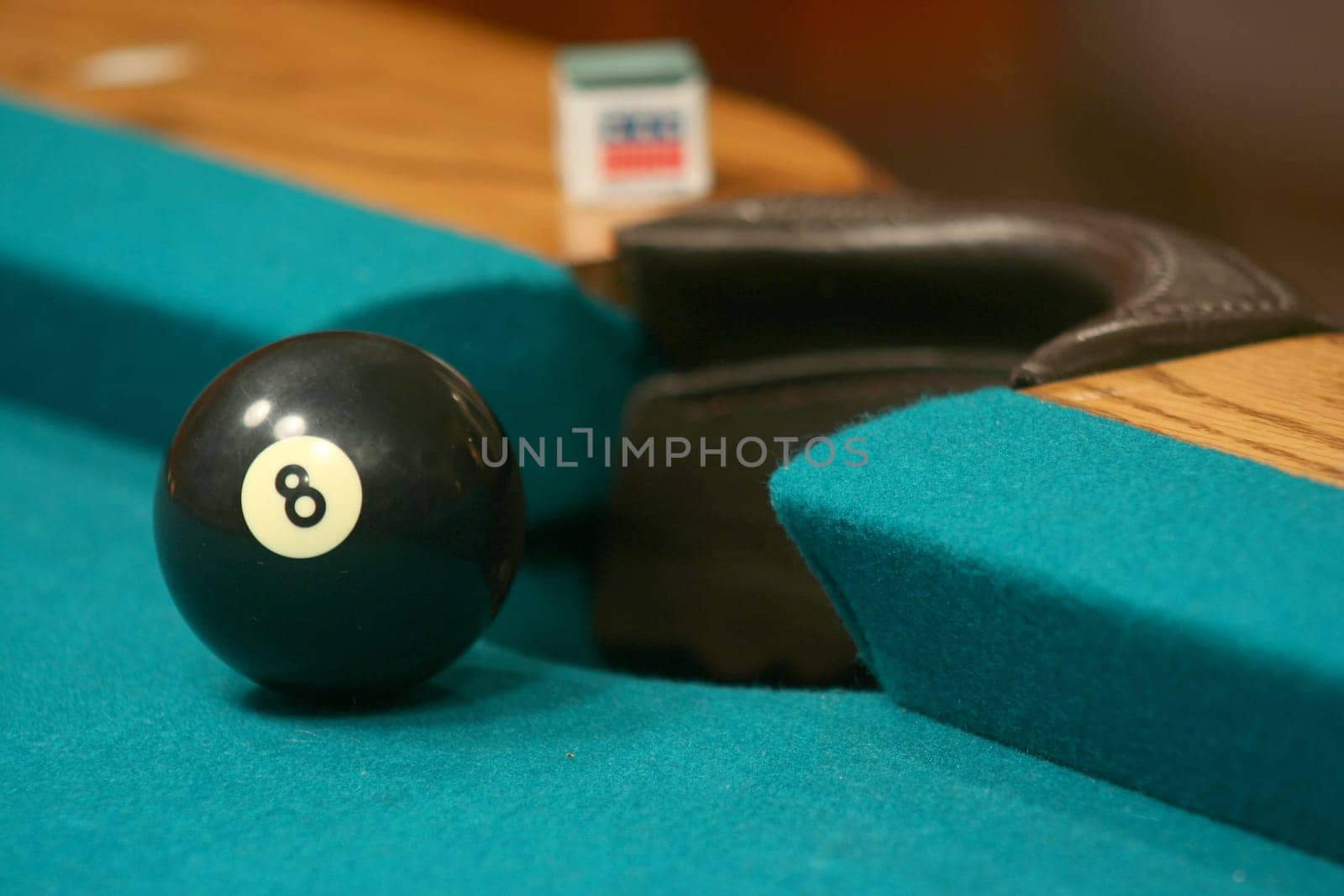 8 ball near side pocket with chalk
