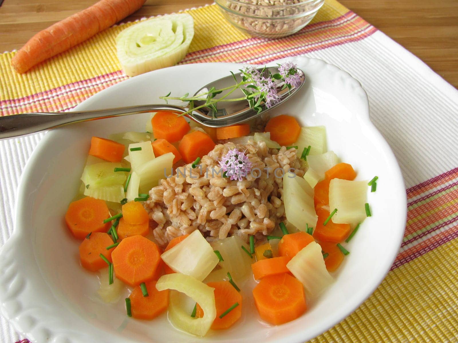 Vegetable soup with spelt