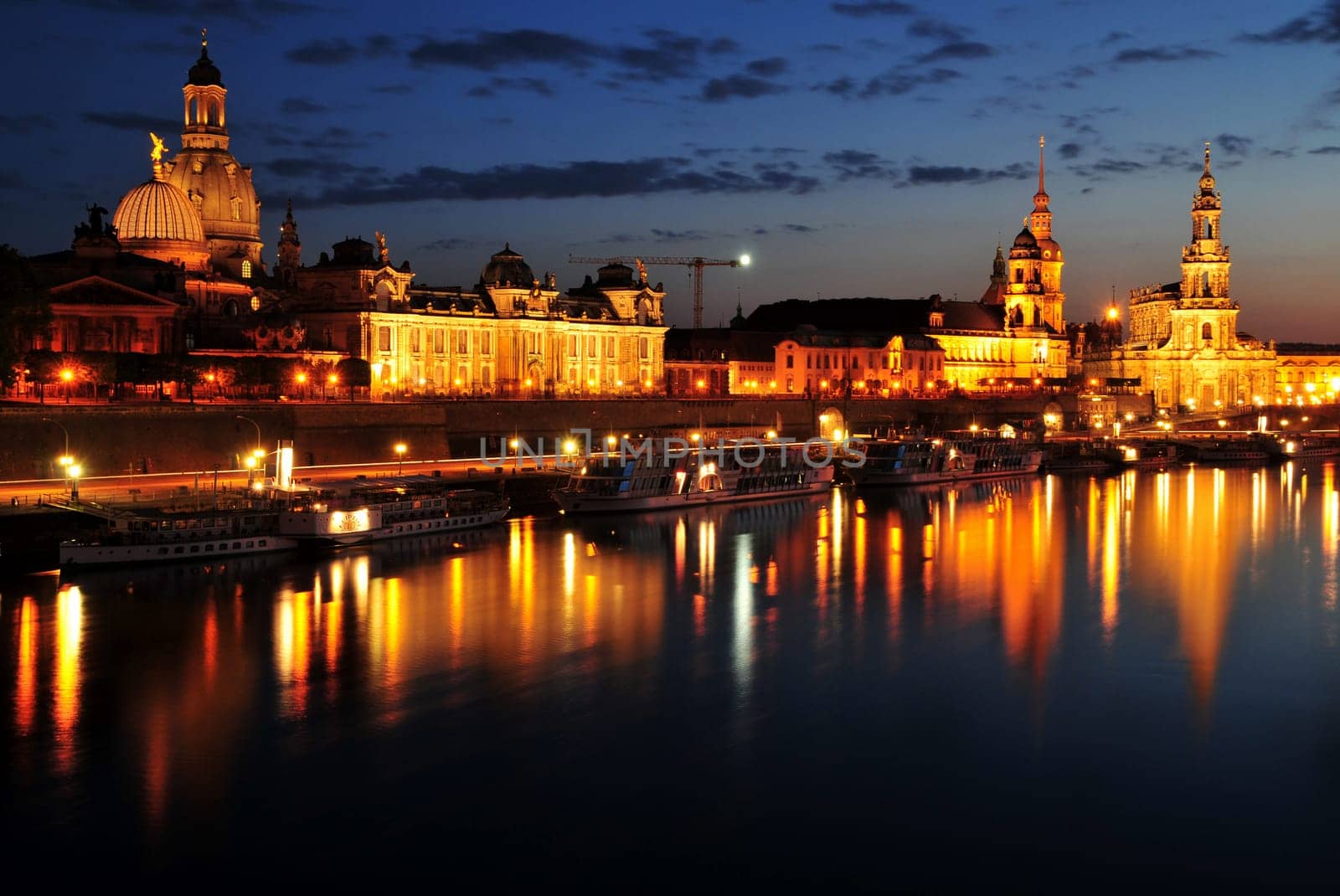 The famous silhouette of Dresden on the Elbe
