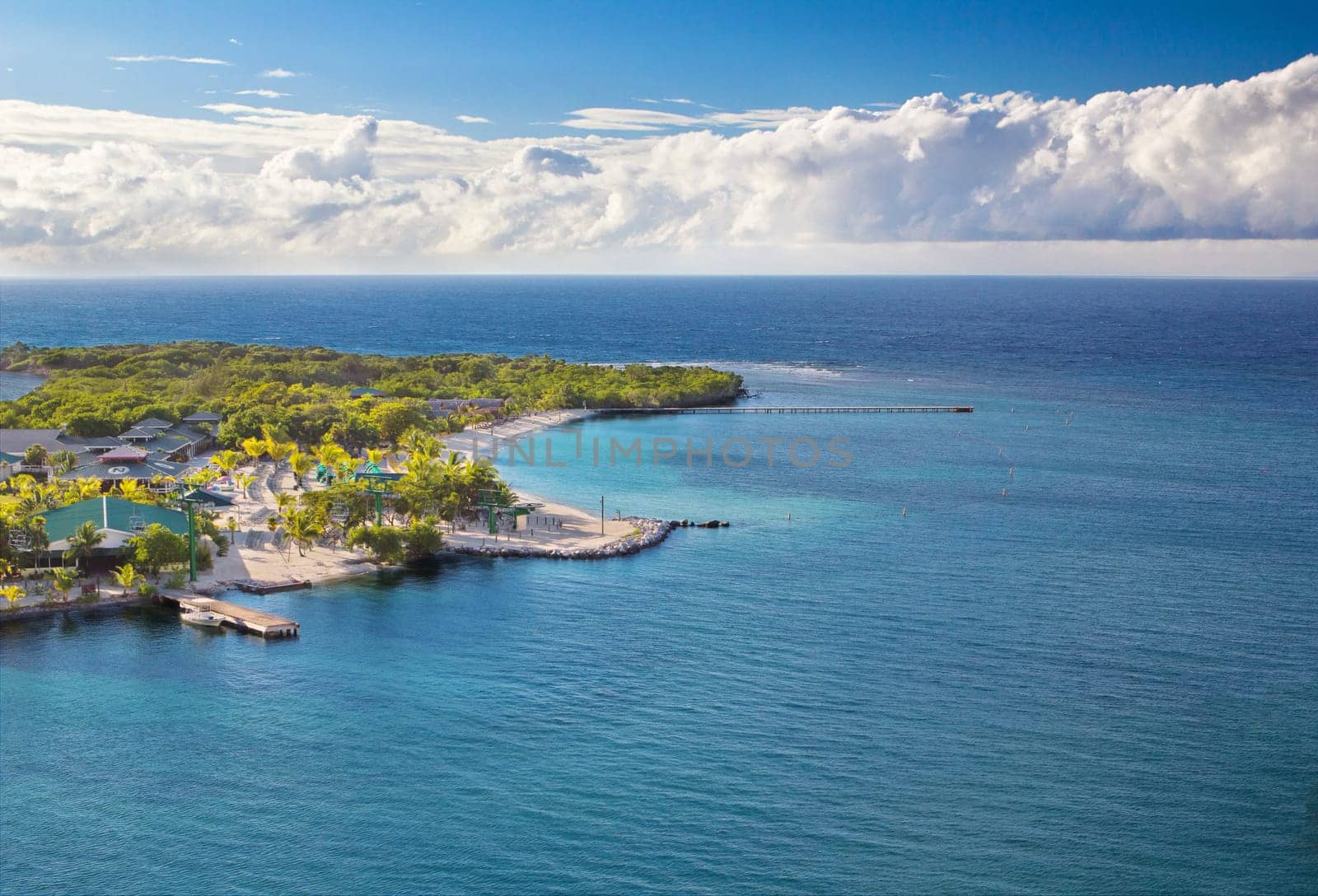 Photograph of the coast of Honduras island Roatan