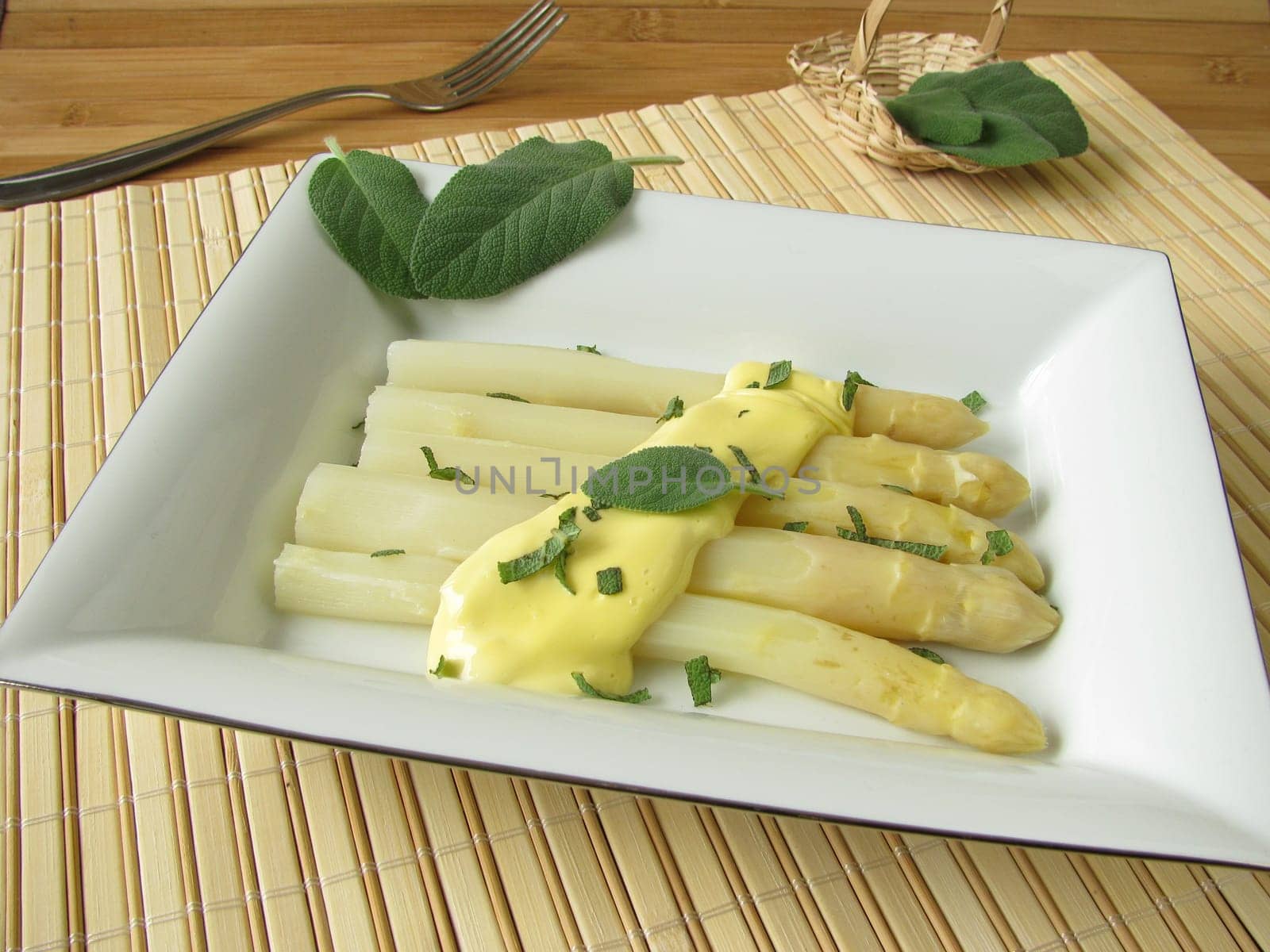 Asparagus with sage butter sauce